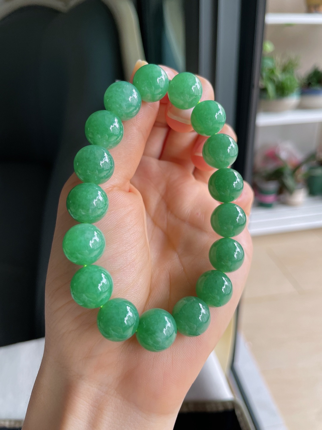 ️，天然翡翠A货，满绿手串，尺寸：12mm。【编4433】