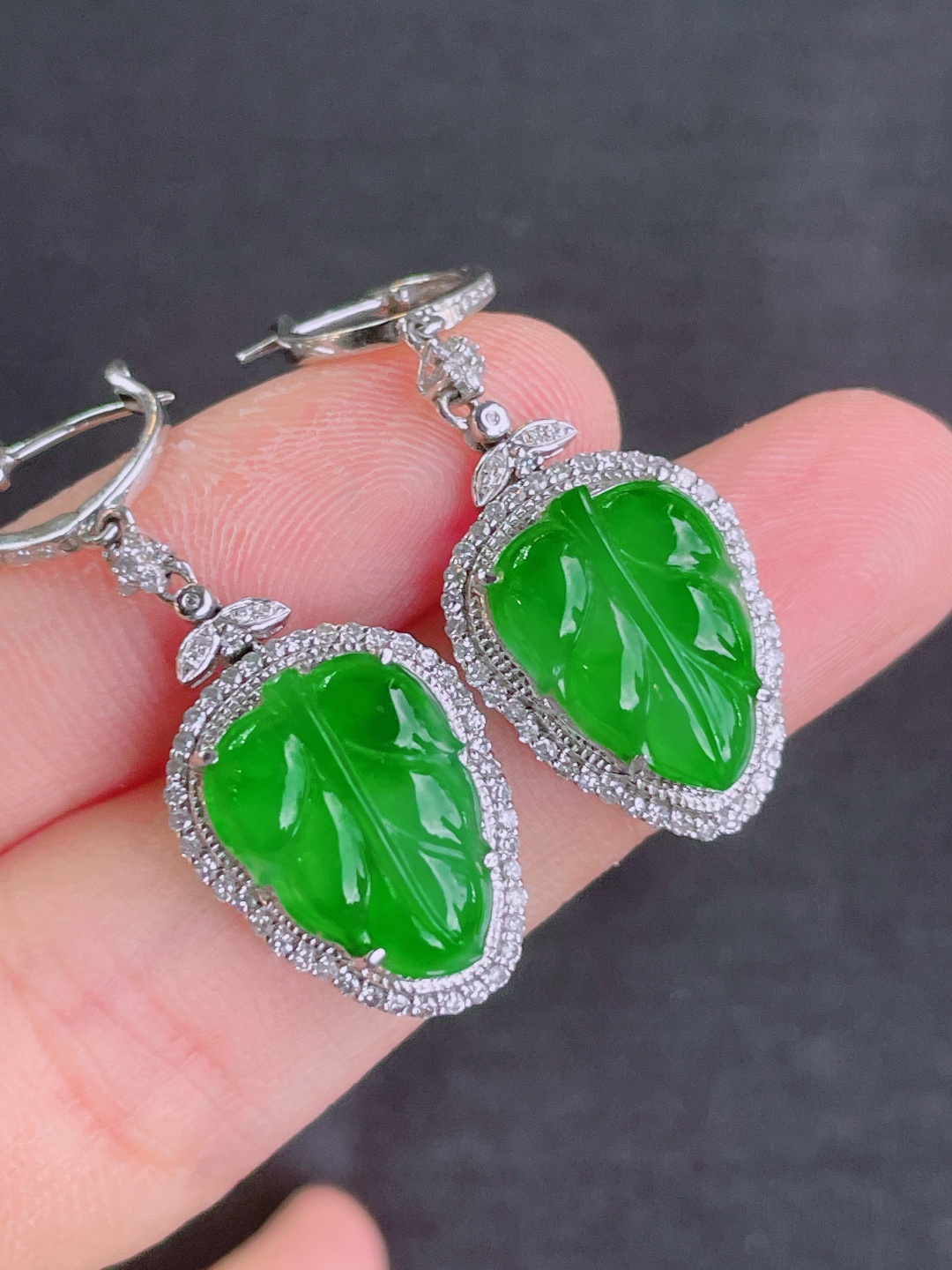 ️冰种绿树叶耳坠 晶莹剔透，新颖时尚，无裂，15.5-11.2