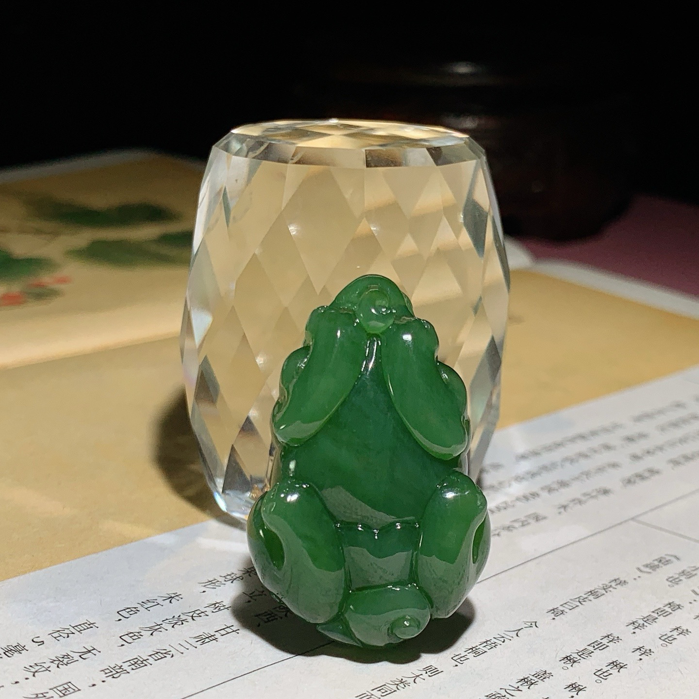 和田玉阳绿俄罗斯碧玉招财貔貅挂件 尺寸38/25/20重27克 玉质细腻油润 底色纯净 脂粉好，品质好。lt260726