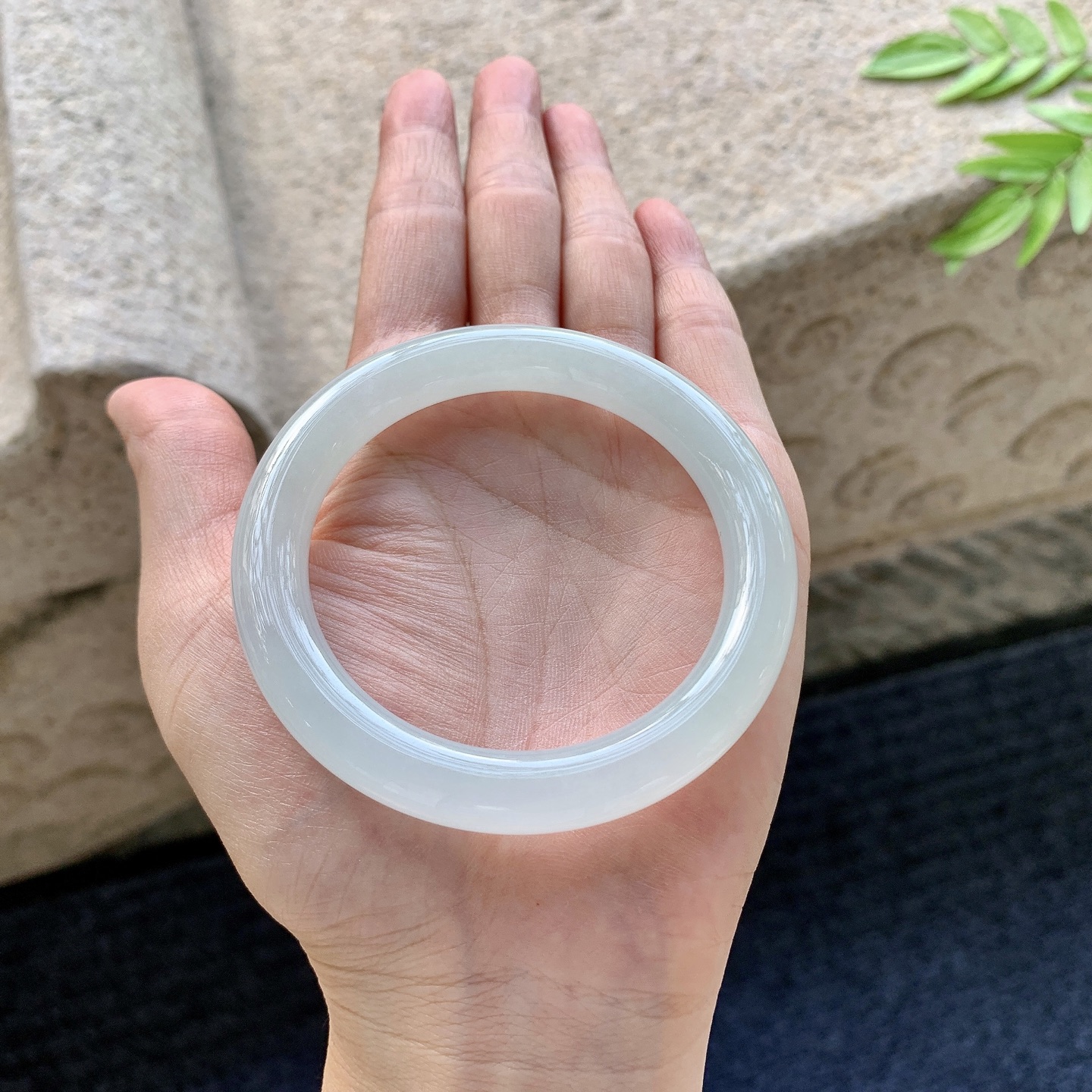 圆条52 53，细糯底色，水润，种老，细腻，打灯有棉线