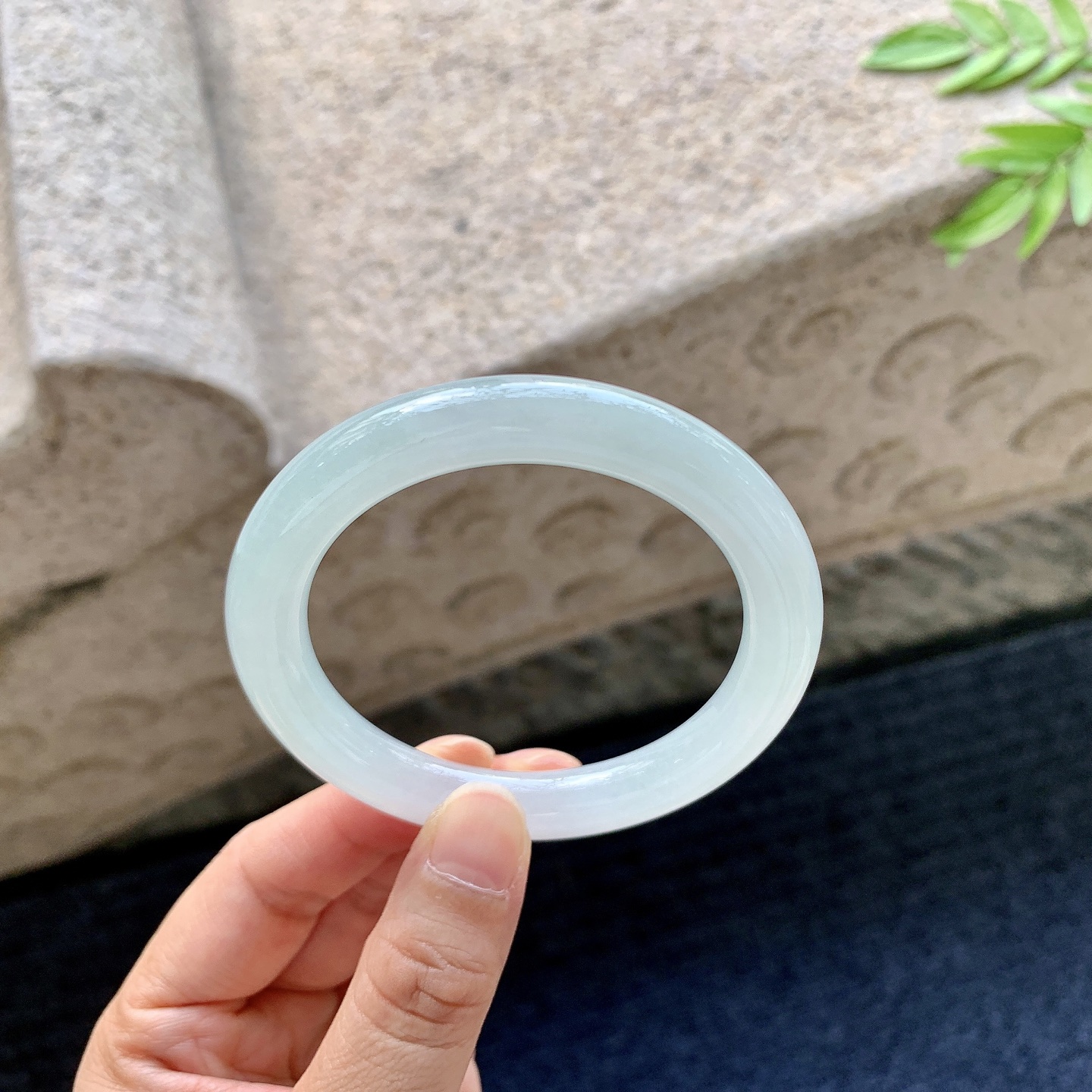 圆条52 53，细糯底色，水润，种老，细腻，打灯有棉线