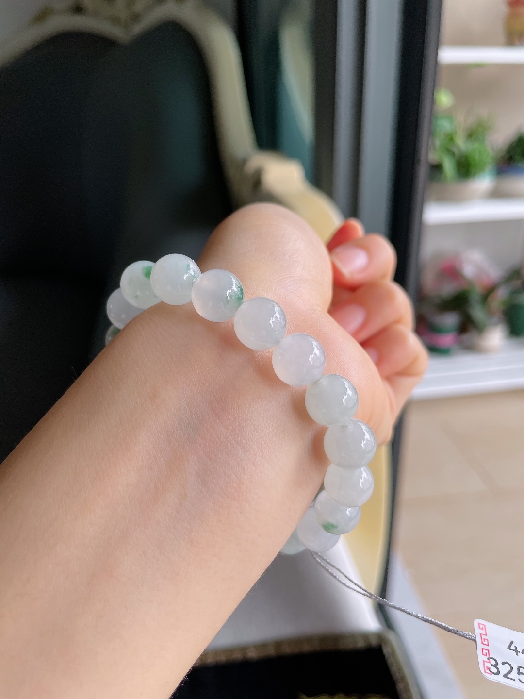天然翡翠A货，冰飘花手串，尺寸：10mm。【编4441】