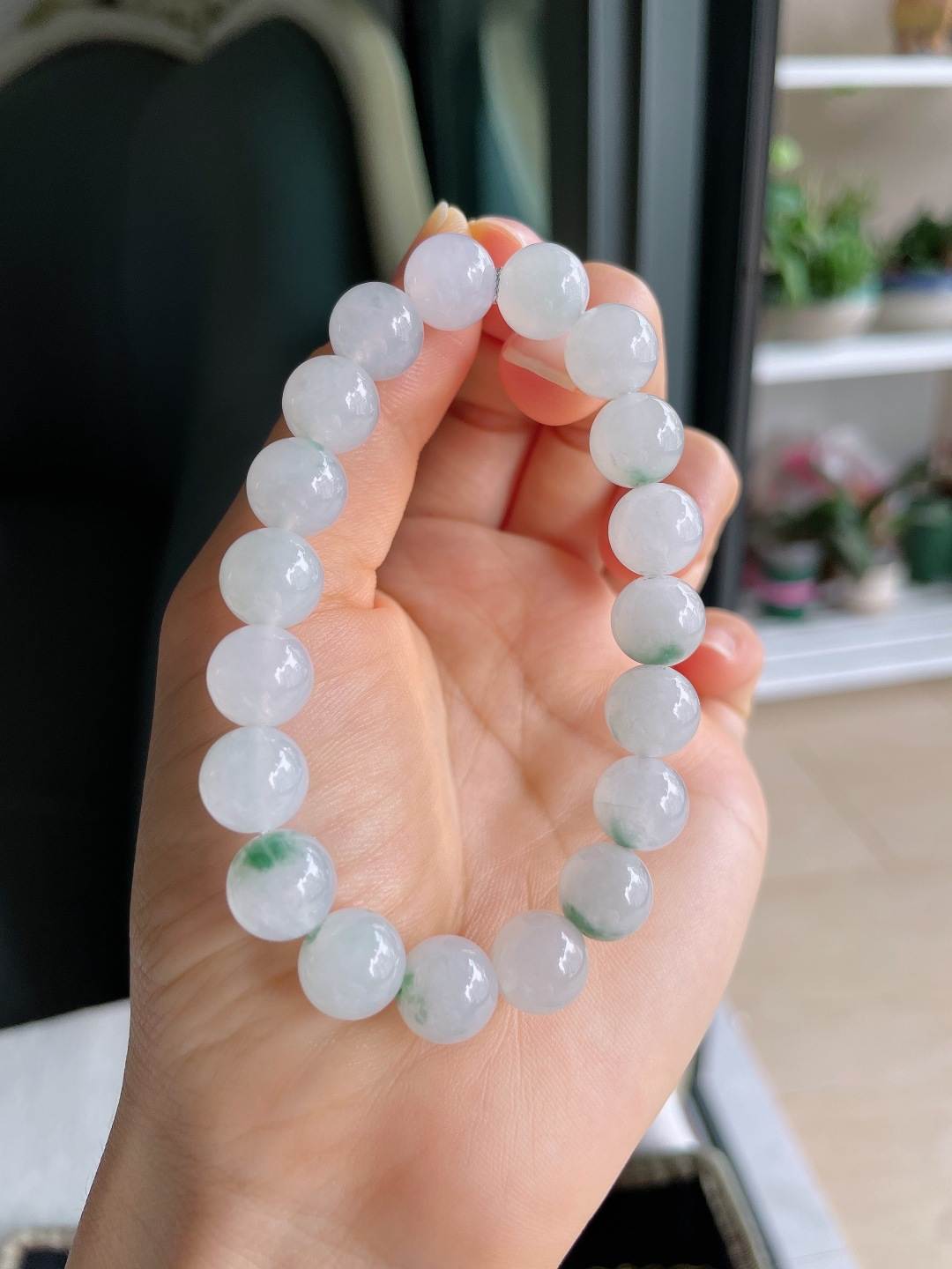 天然翡翠A货，冰飘花手串，尺寸：10mm。【编4441】