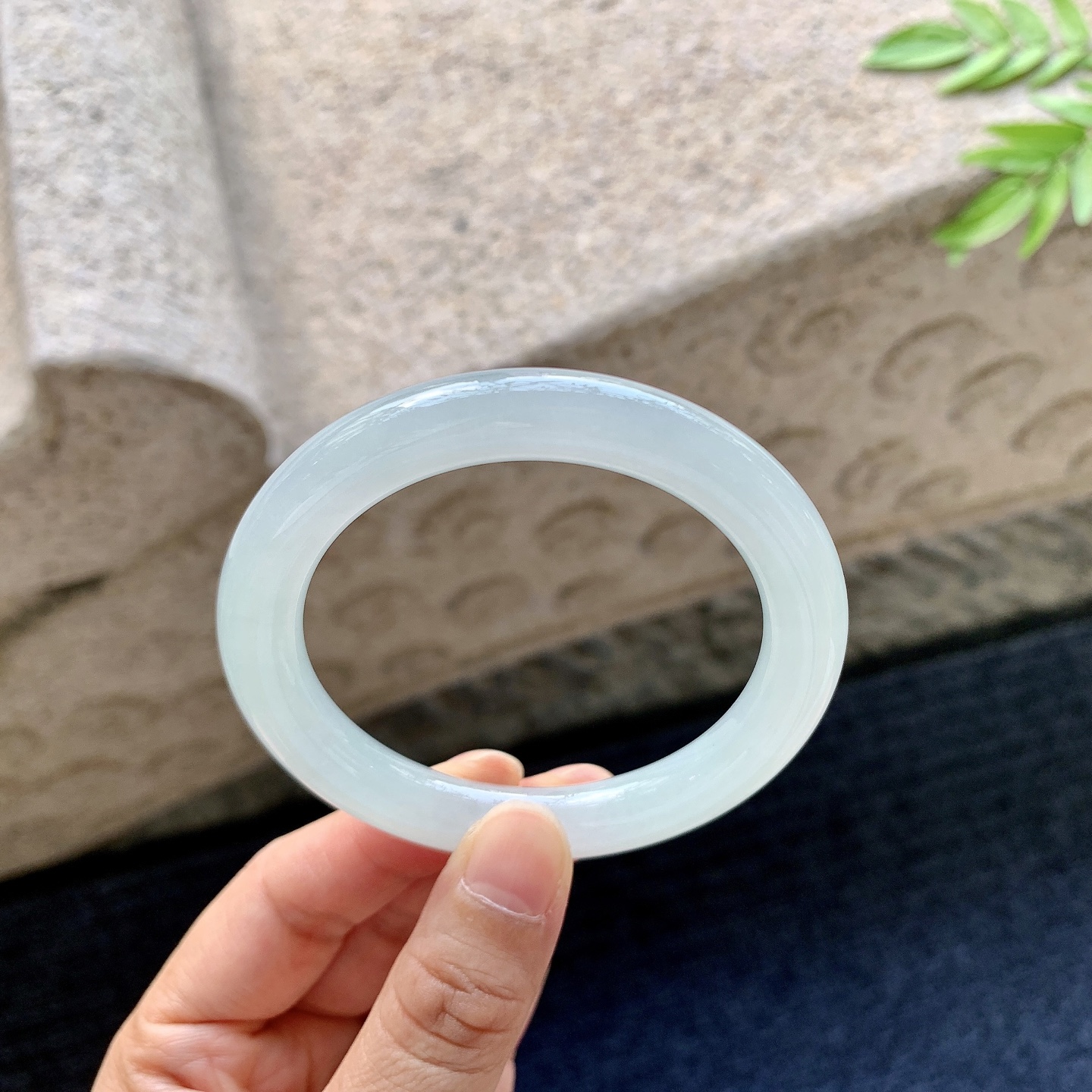 圆条52 53，细糯底色，水润，种老，细腻，打灯有棉线