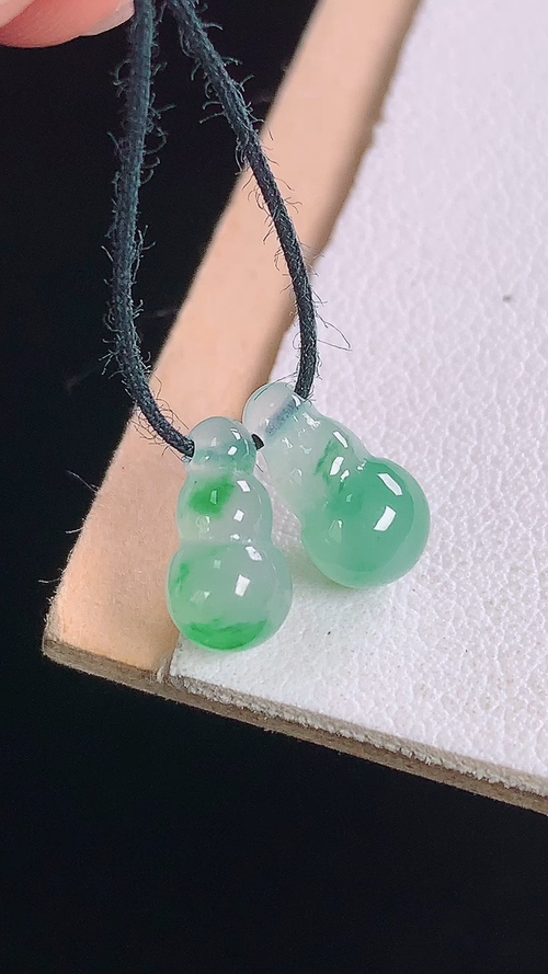 冰飘花葫芦，无裂，尺寸:9.5-5.1mm