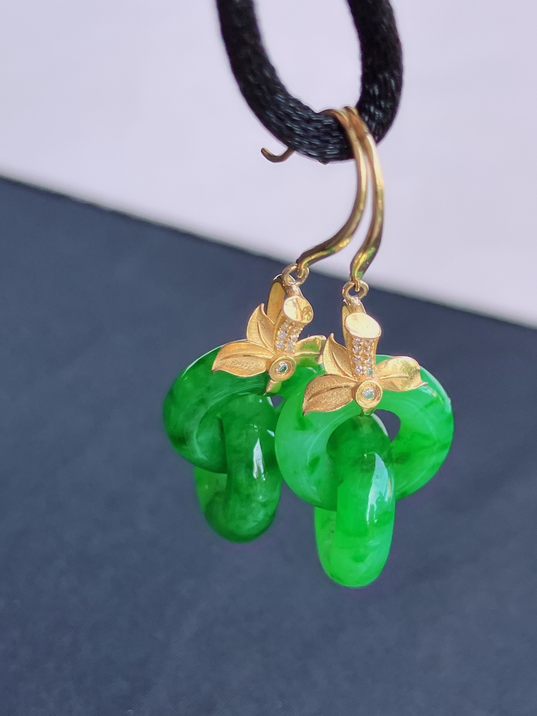 翠绿环环相扣耳环，简约时尚，尺寸36.8/19/12/4/自然光实拍