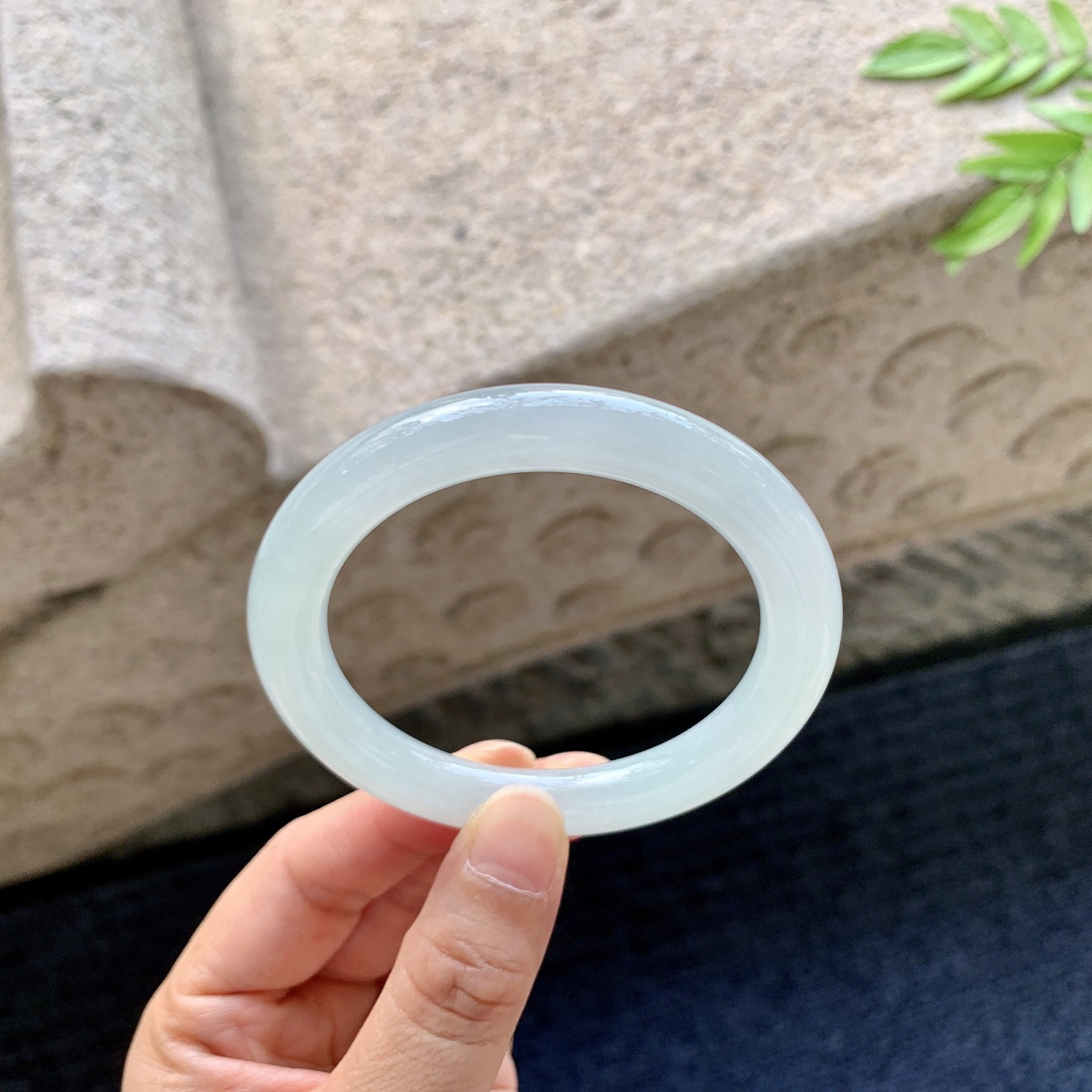 圆条52 53，细糯底色，水润，种老，细腻，打灯有棉线