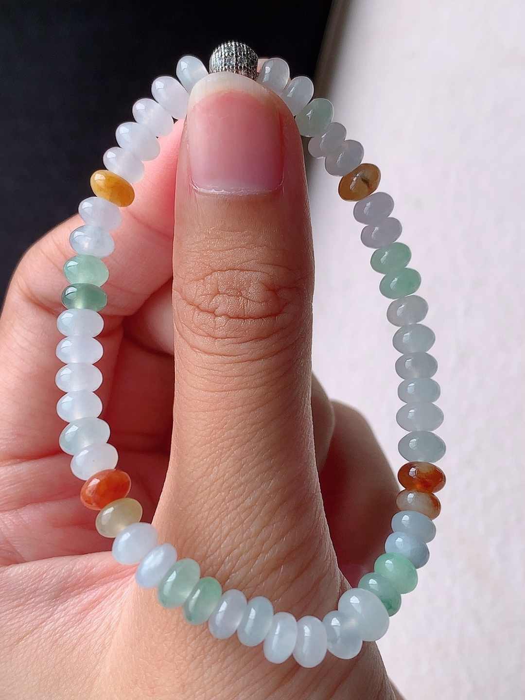 多彩算盘珠手串料子细腻，种老水润，品相喜悦，佩戴优雅灵气，5.3-3.1