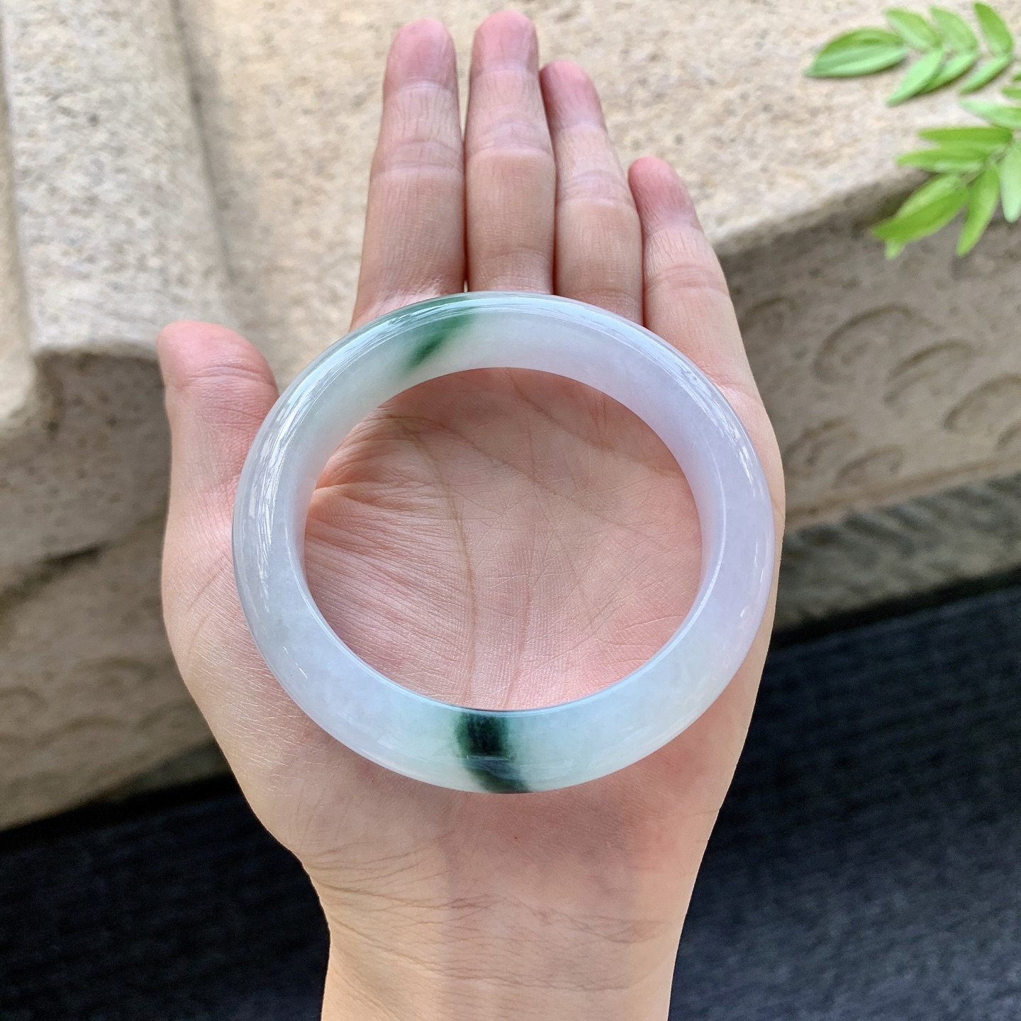 正圈53 54【圈口】54.5/12.5/8.8【编码】FL072578【描述】粉紫飘绿，水润，种老