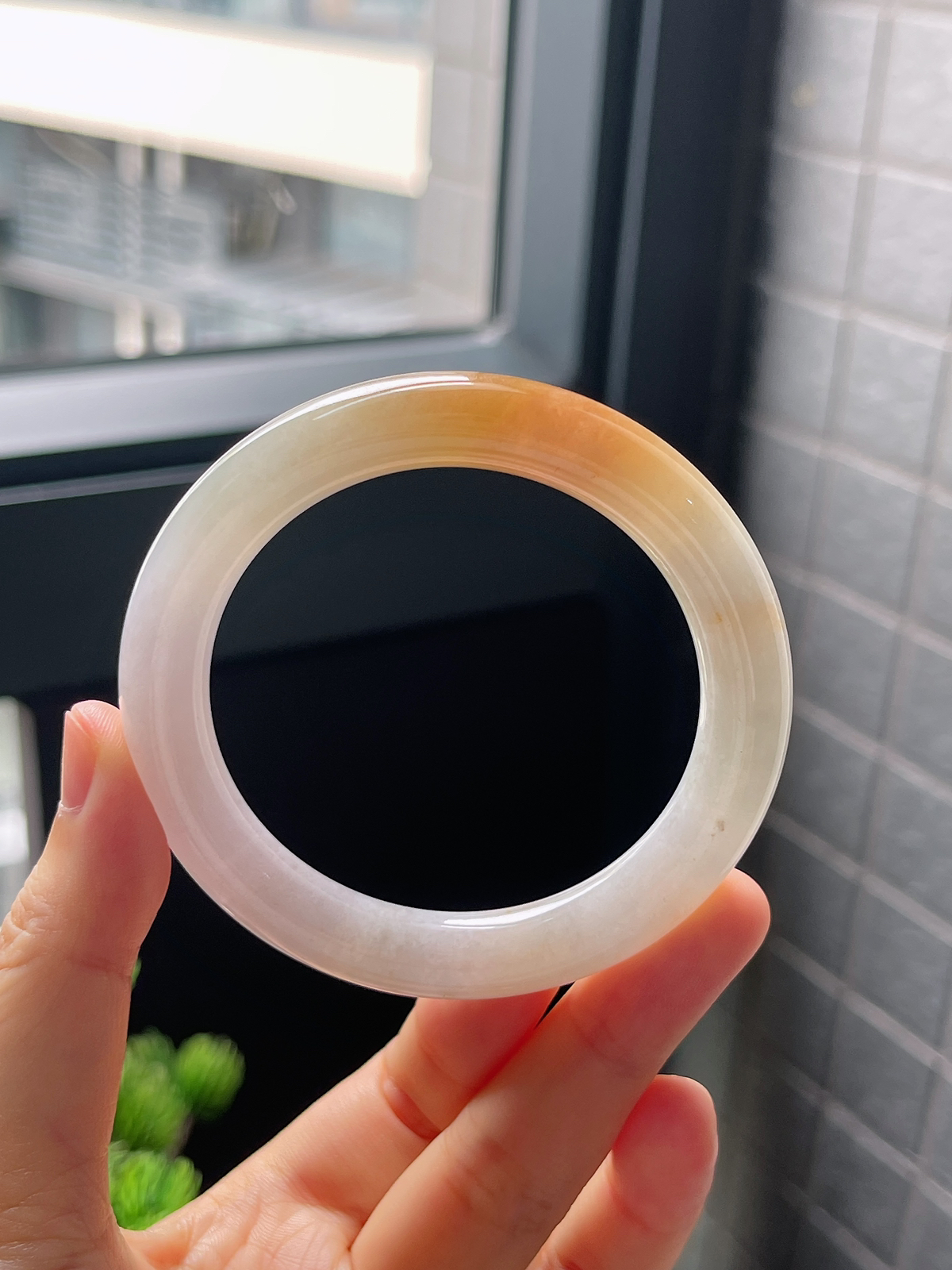 圈口52.5，糯化种黄翡圆条翡翠手镯