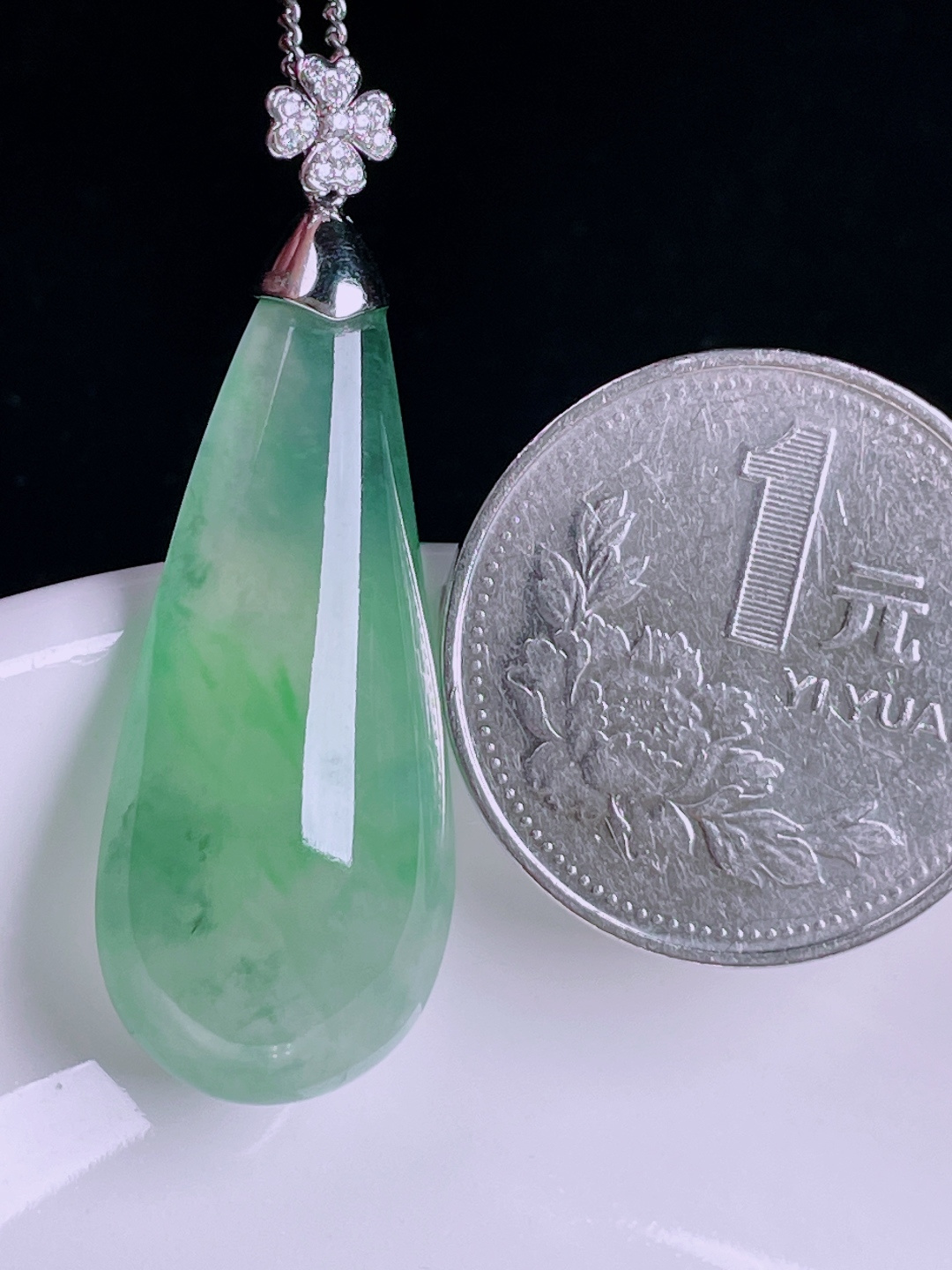 ️水滴，老种起光，细底通透，尺寸：41裸石35/14.5/6.6mm0727