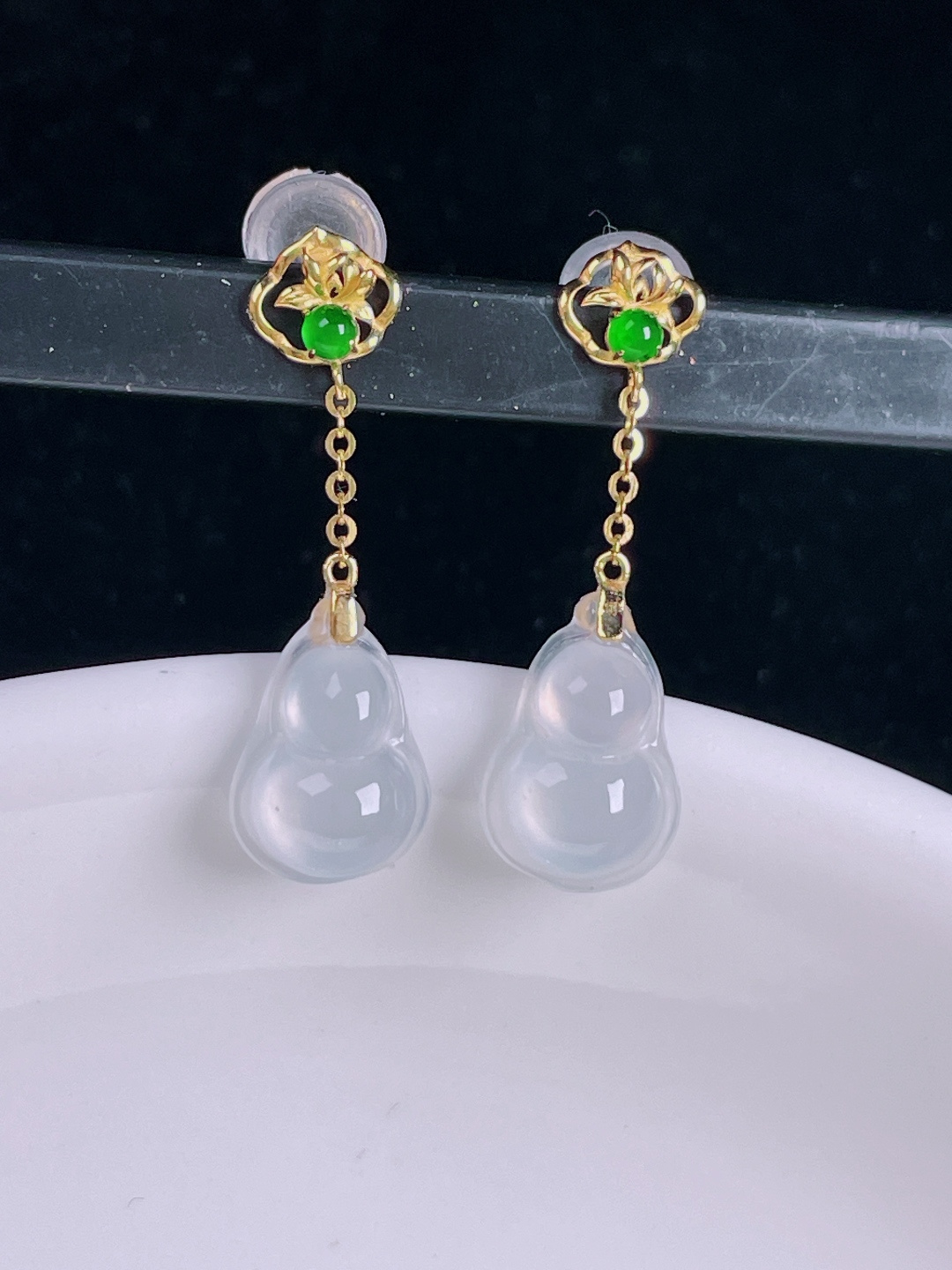 白冰耳坠，老种起光，细底通透，尺寸：裸石11.4/8/4mm0727