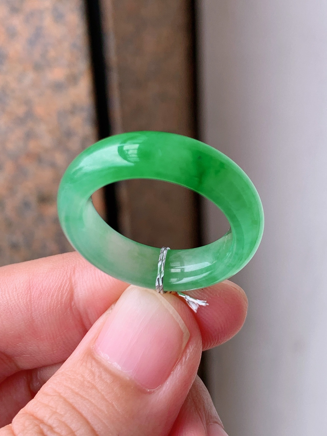 ️  推荐️冰种绿指环，色泽浓郁均匀，胶感饱满温润 裸石26.2-6.3-4.3 圈口17 072411