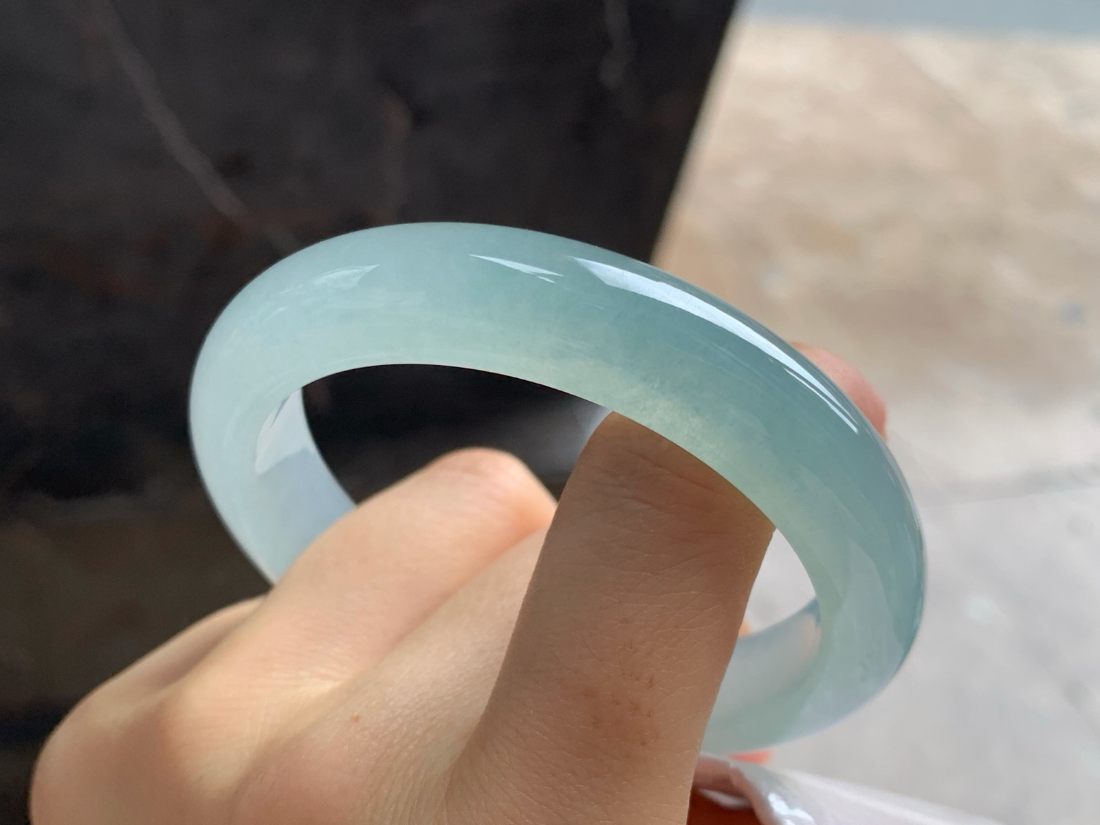 56.5-12.4-8.6
蓝水手镯^_^种水好 实物漂亮