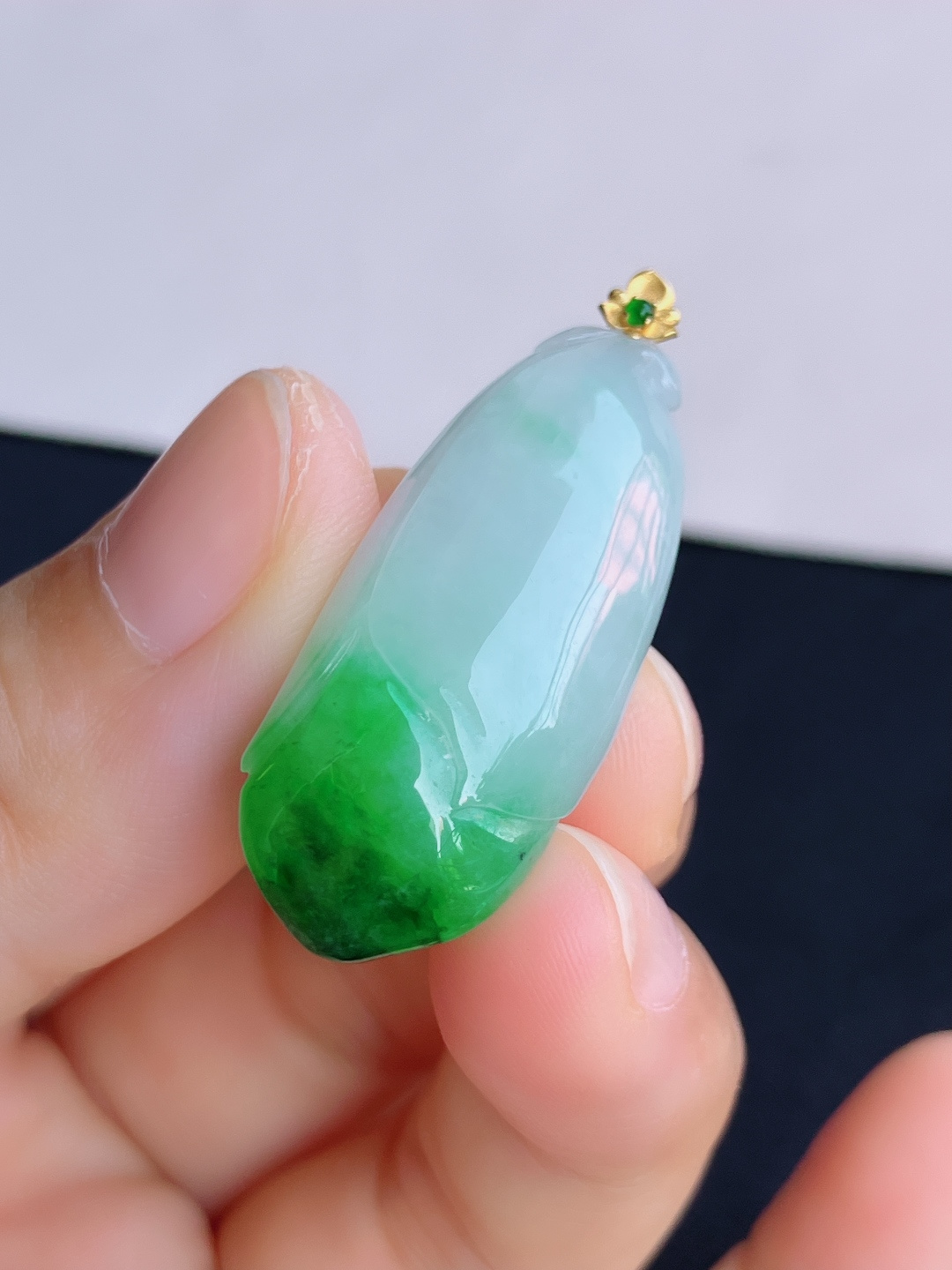 翠绿玉兰花，简约时尚，尺寸37/15.3/11.6/自然光实拍