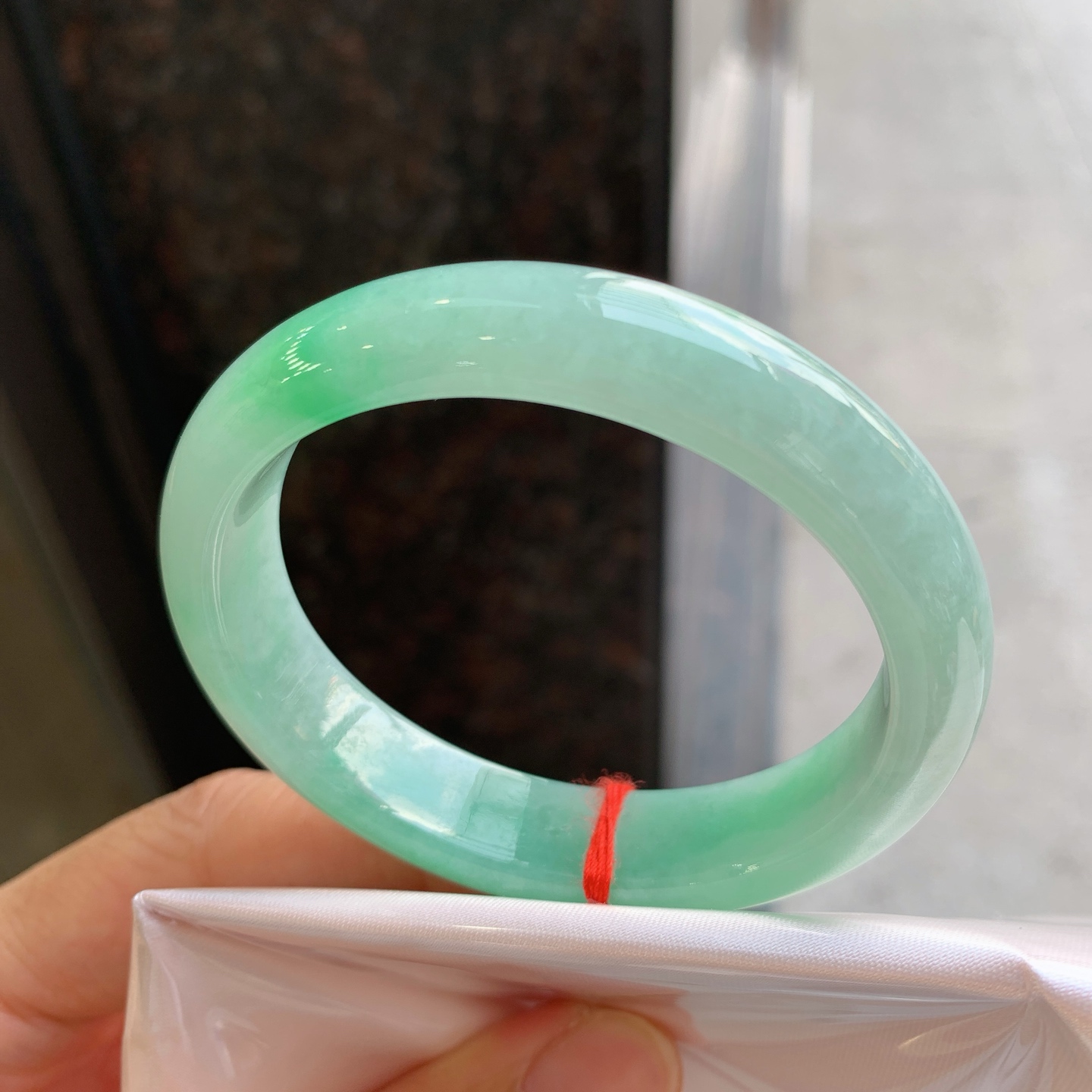 贵妃飘绿 微细纹 尺寸：52.5/45/12.5/7.3 小圈口
