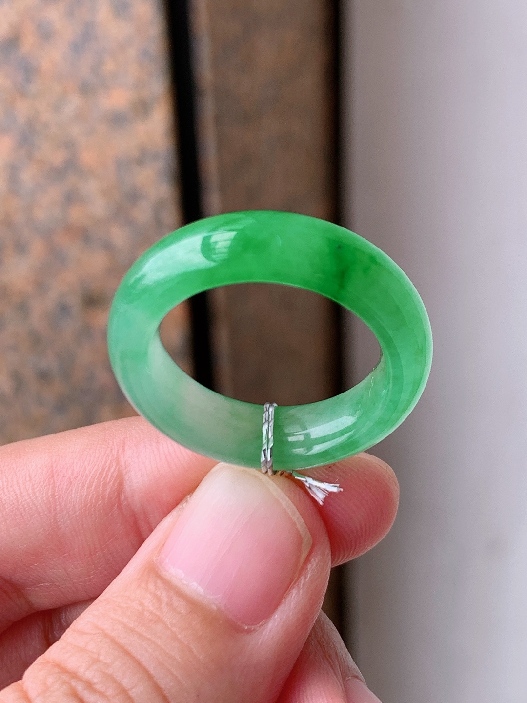 ️  推荐️冰种绿指环，色泽浓郁均匀，胶感饱满温润 裸石26.2-6.3-4.3 圈口17 072411
