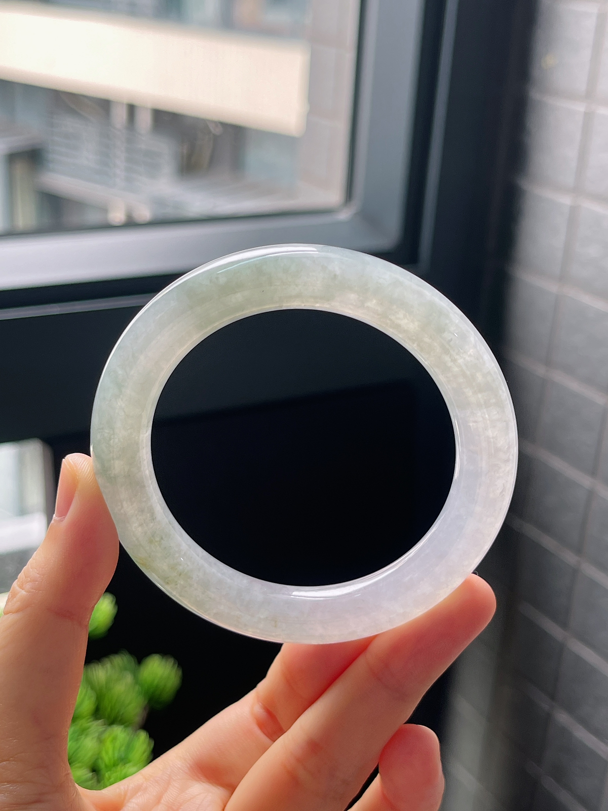圈口52.8，冰糯种春带彩翡翠圆条手镯
