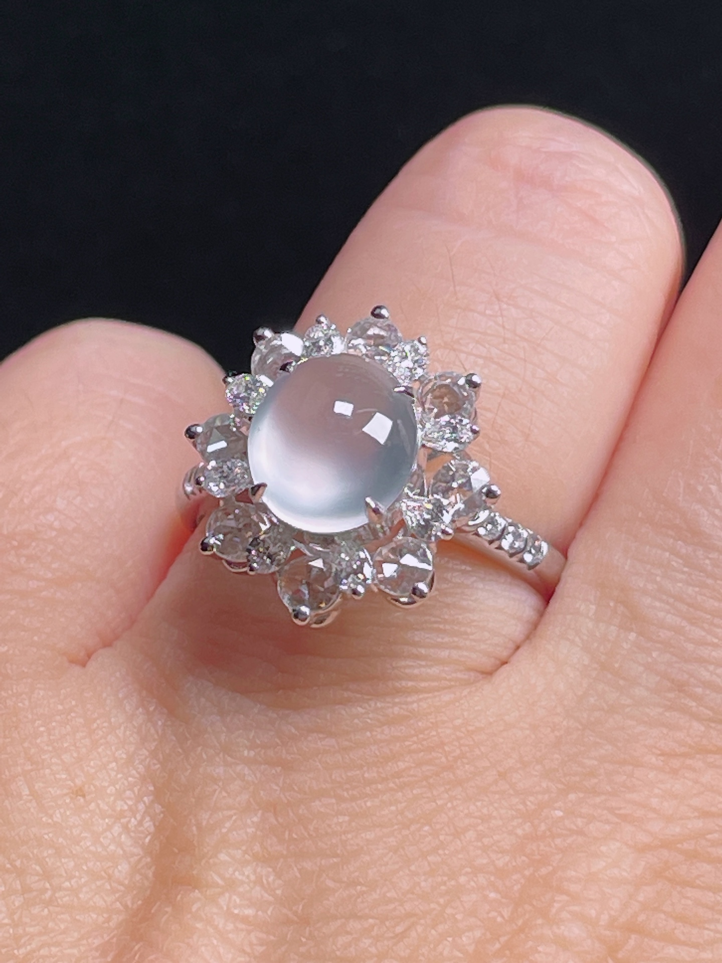 ️ 玻璃种戒指 满钻镶嵌 起光通透 整体：15.4/14.8/11.1 裸石：8.2/7.6