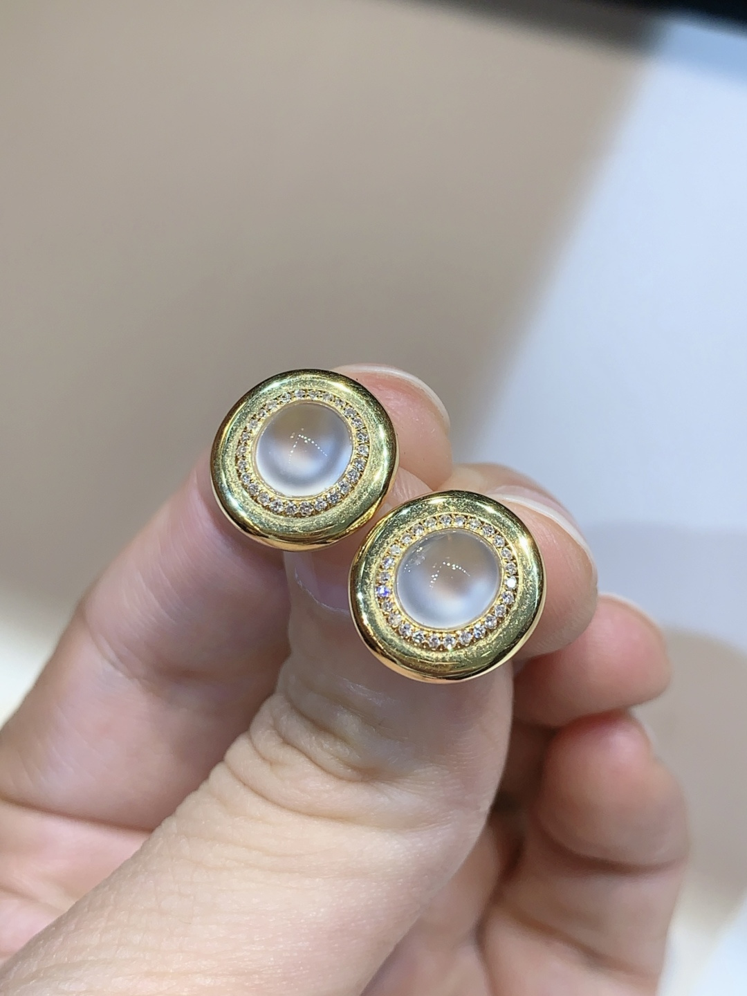 ️超美，高智千金风蛋面耳钉 冰冰透透 ，上耳超有存在感，起光发亮，6.2-5.2