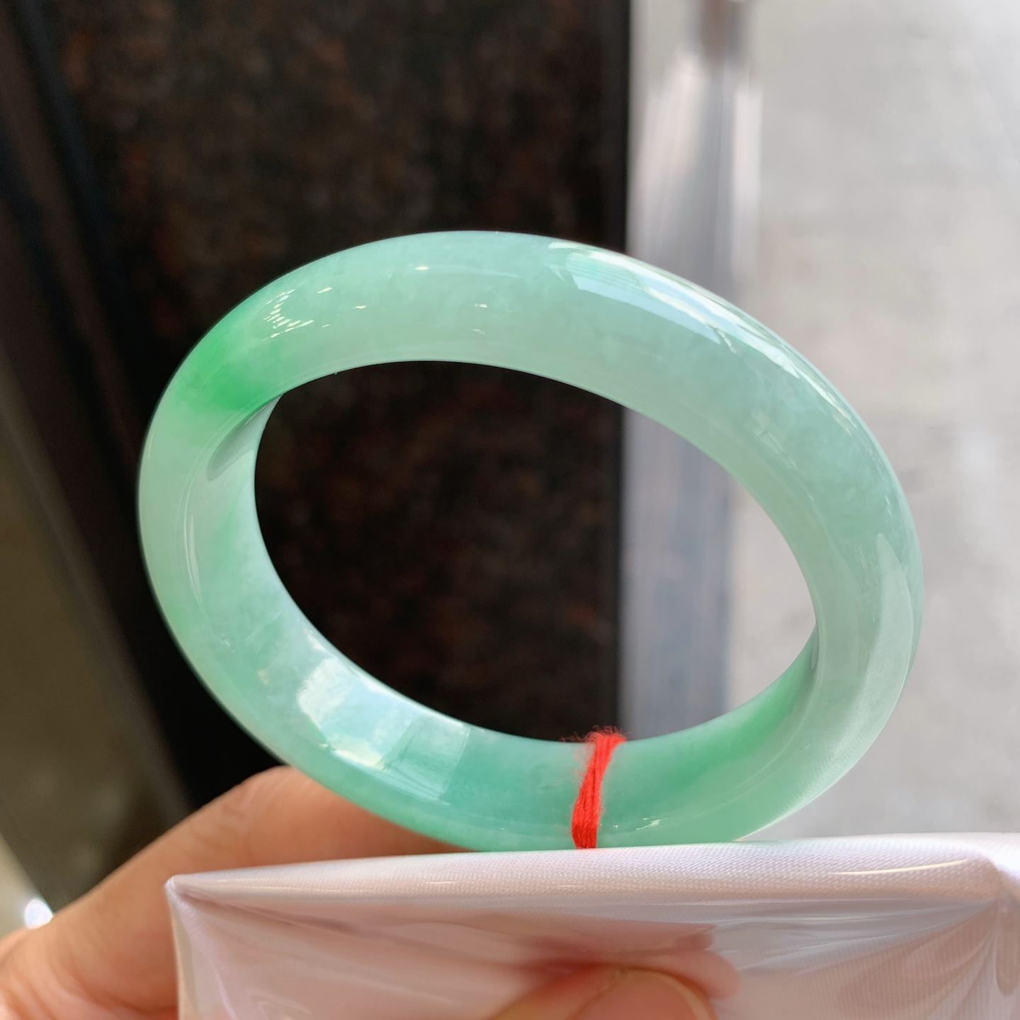 贵妃飘绿 微细纹 尺寸：52.5/45/12.5/7.3 小圈口