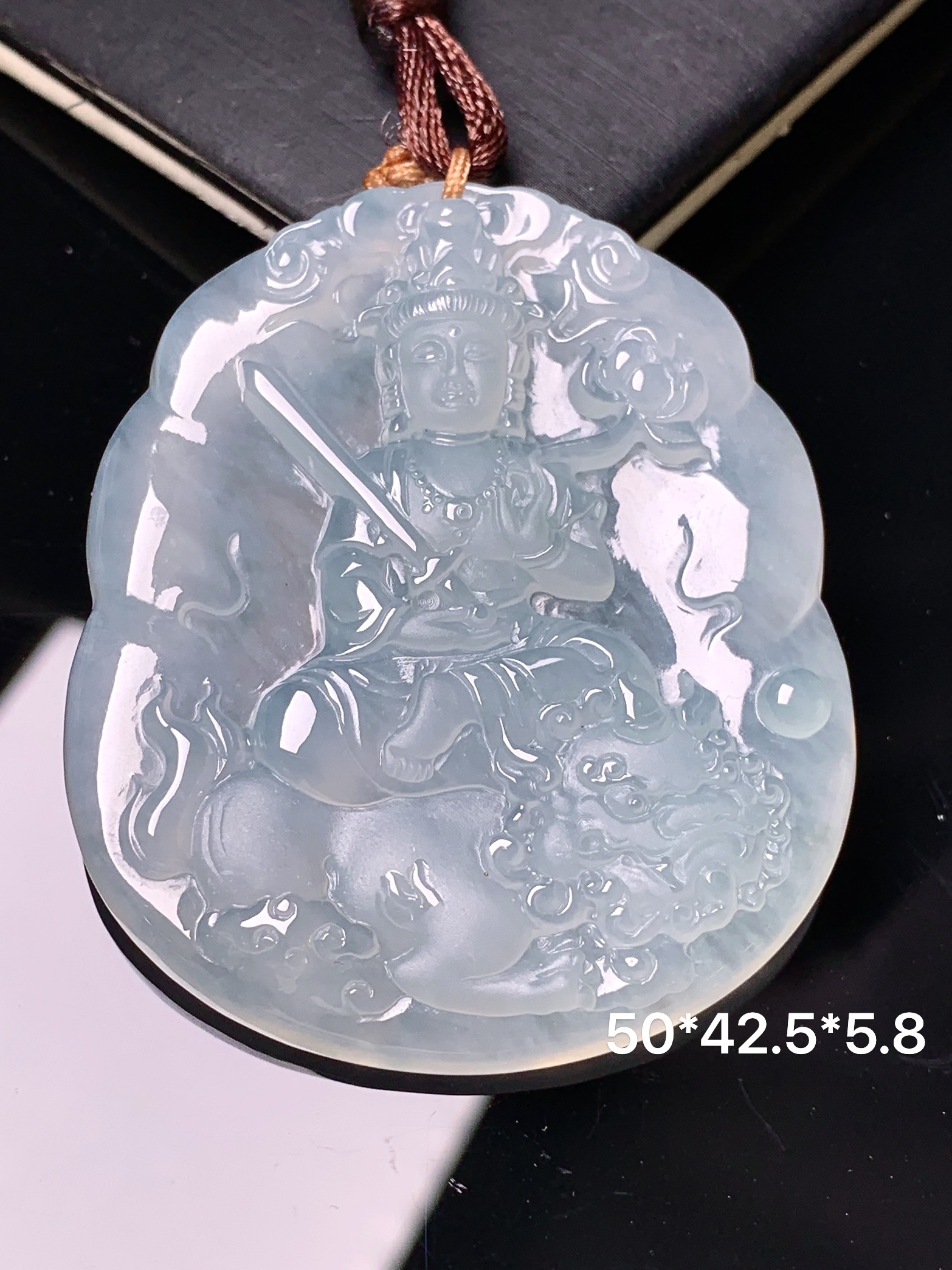 冰种文殊观音菩萨吊坠 玉质细腻 色泽艳丽清新 水润亮眼 整体尺寸50*42.5*5.5 b2