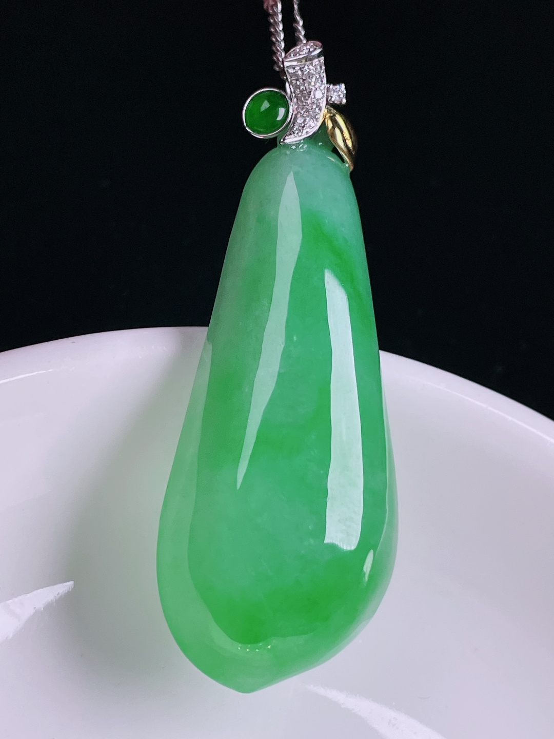 ️阳绿福瓜，老种起光，细底通透，尺寸：50.4裸石45/18.4/9.2mm0727