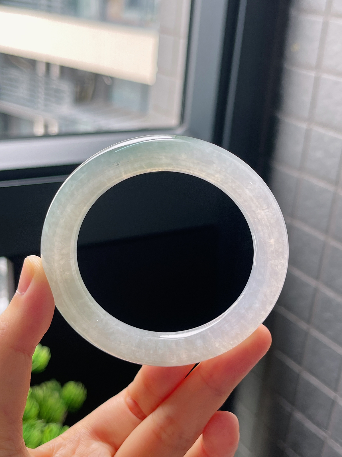 圈口52.8，冰糯种春带彩翡翠圆条手镯