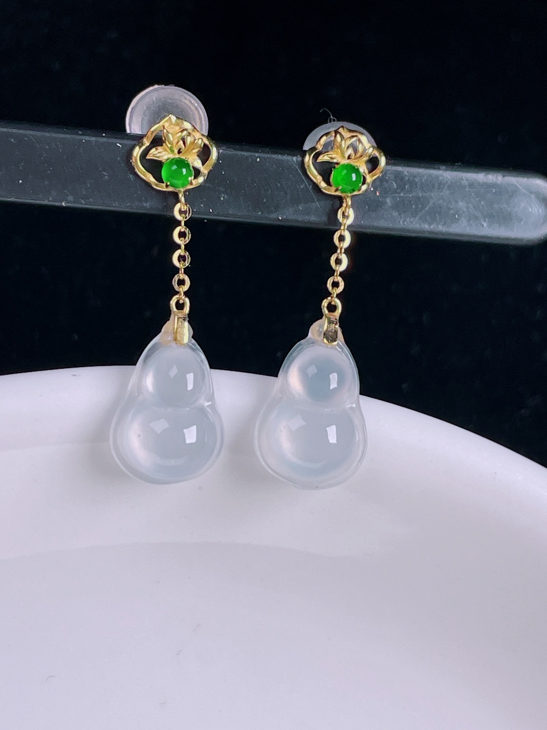 白冰耳坠，老种起光，细底通透，尺寸：裸石11.4/8/4mm0727