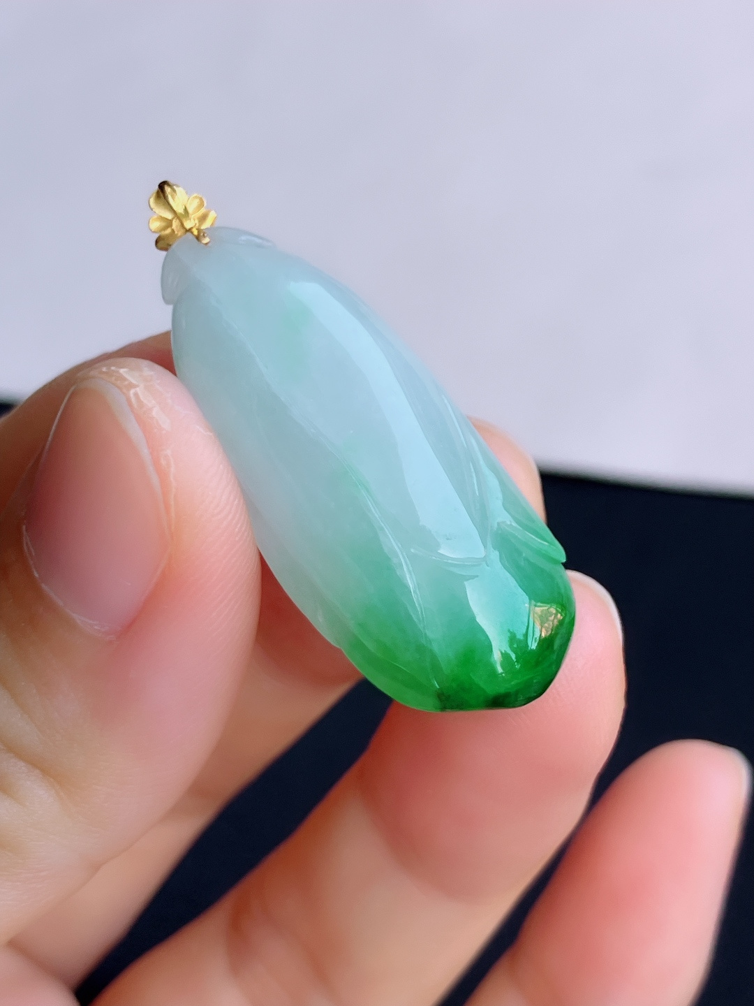 翠绿玉兰花，简约时尚，尺寸37/15.3/11.6/自然光实拍