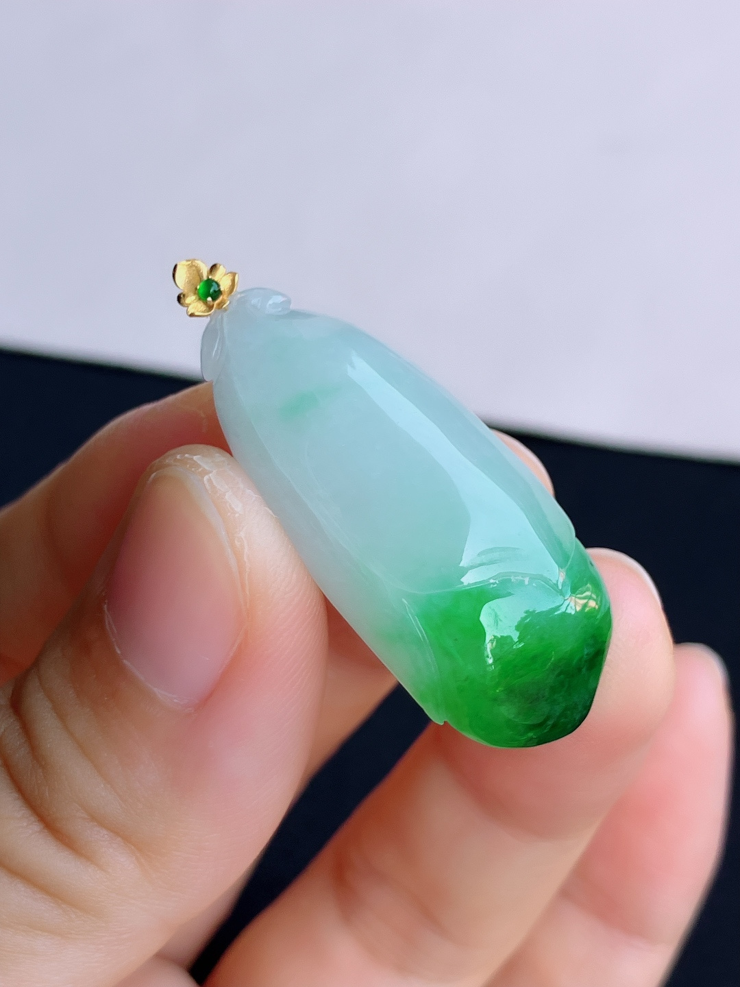 翠绿玉兰花，简约时尚，尺寸37/15.3/11.6/自然光实拍