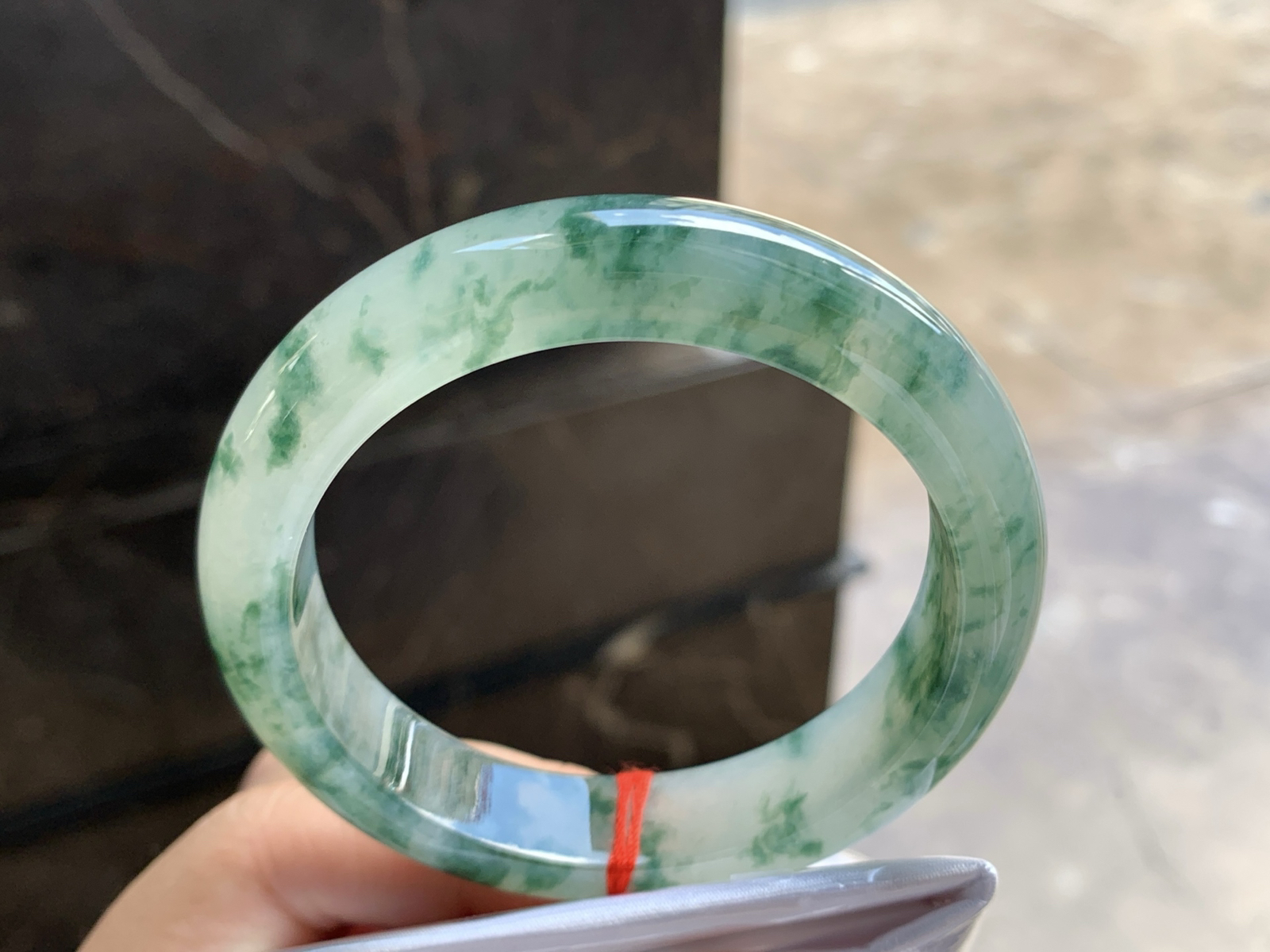 55-12.6-8.6
绿花手镯^_^飘花浓郁