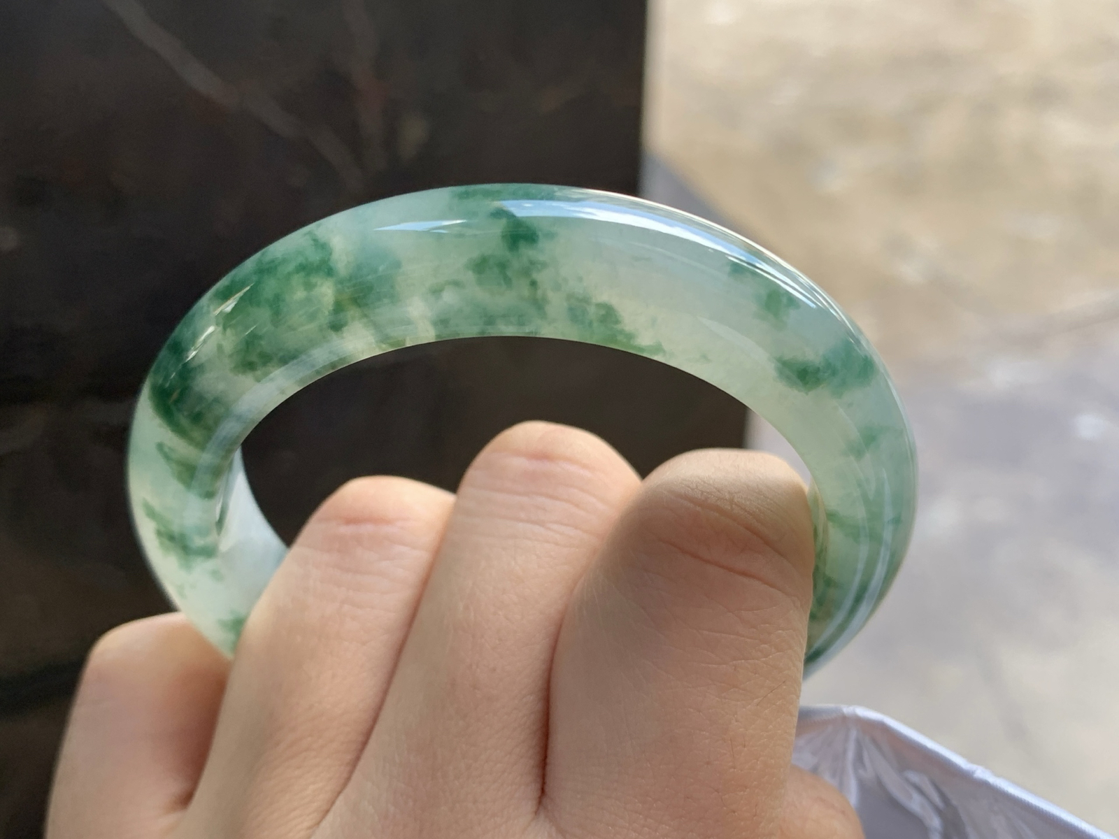 55-12.6-8.6
绿花手镯^_^飘花浓郁