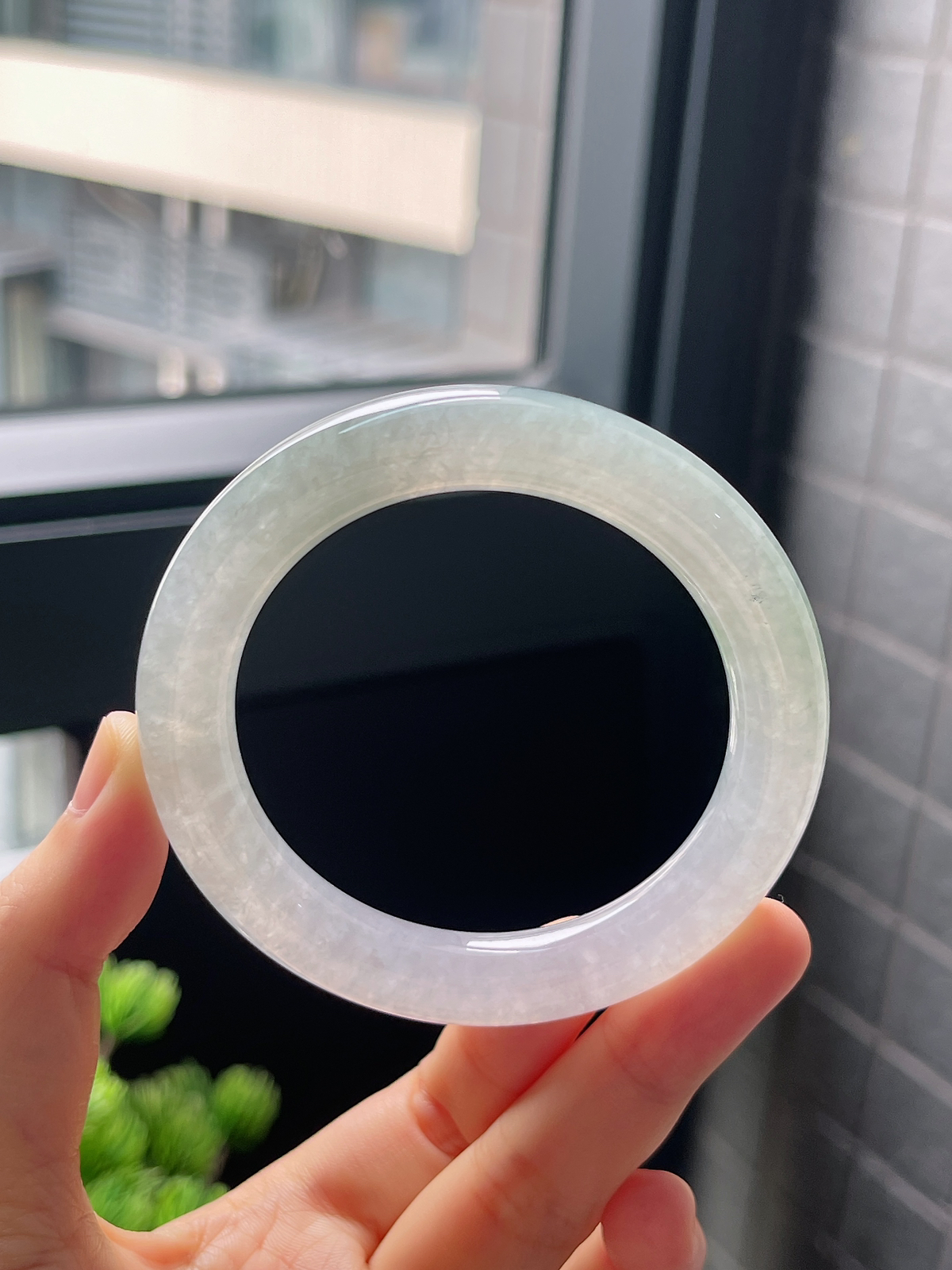 圈口52.8，冰糯种春带彩翡翠圆条手镯