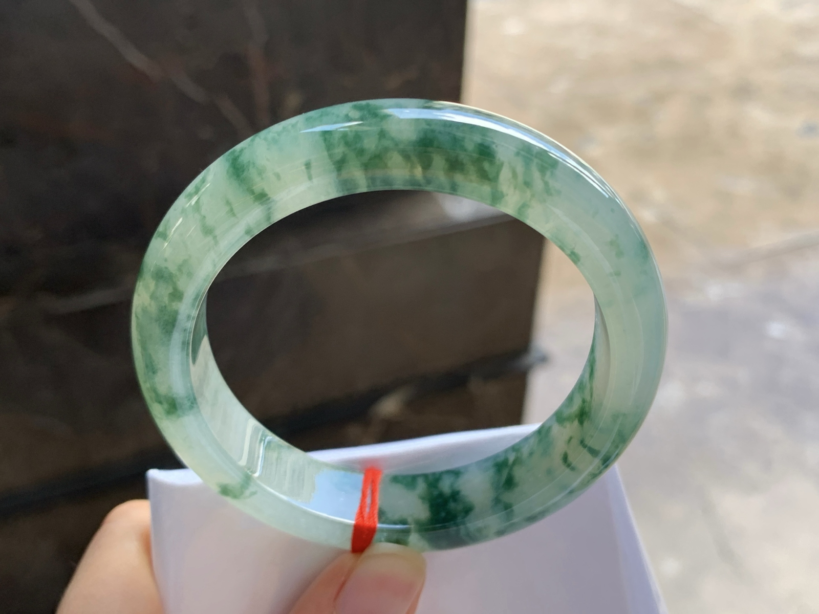 55-12.6-8.6
绿花手镯^_^飘花浓郁