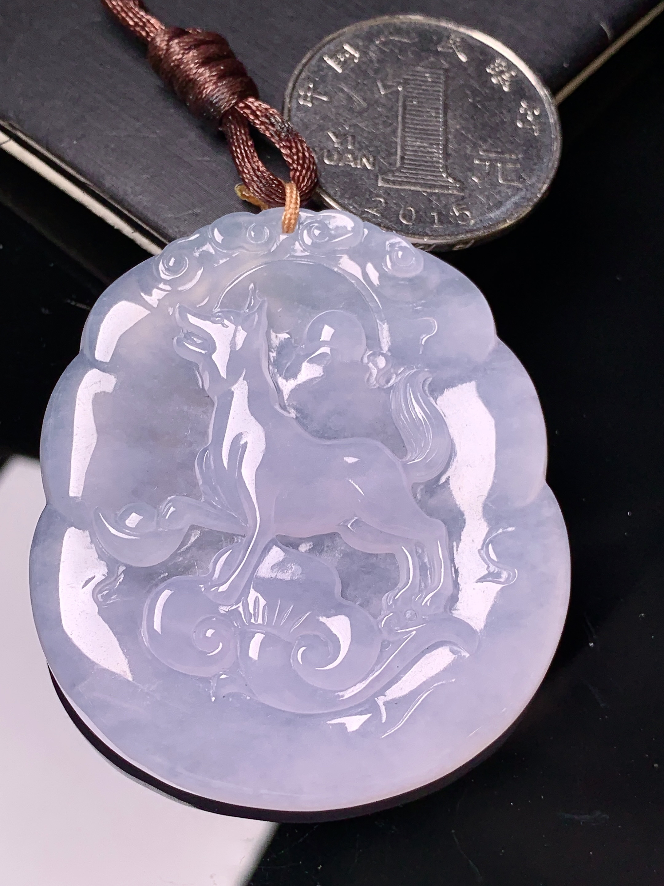 生肖狗牌吊坠 玉质细腻 色泽艳丽清新 水润亮眼 整体尺寸48.8*42.8*5.5 b2