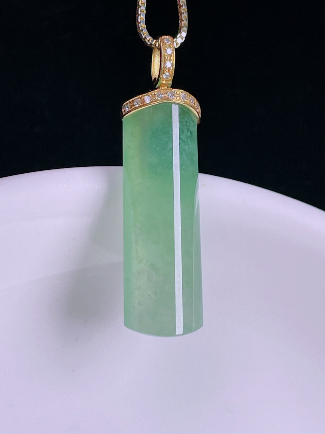 ️冰绿无事牌，老种起光，细底通透，尺寸：33裸石27/8.7/6mm0727