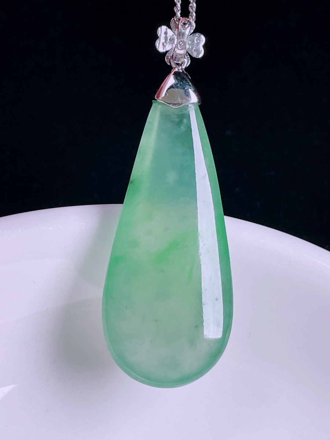 ️水滴，老种起光，细底通透，尺寸：41裸石35/14.5/6.6mm0727