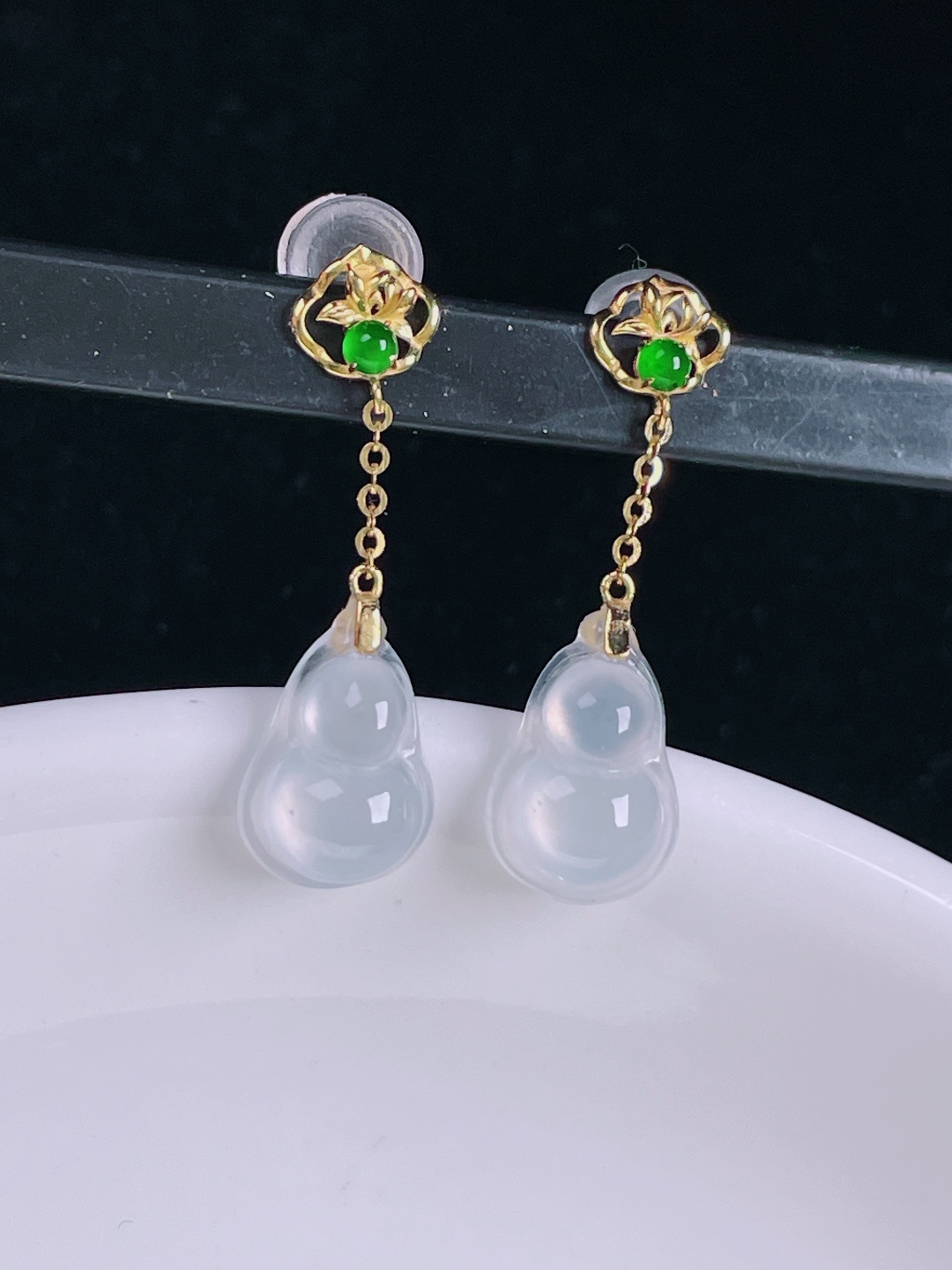 白冰耳坠，老种起光，细底通透，尺寸：裸石11.4/8/4mm0727