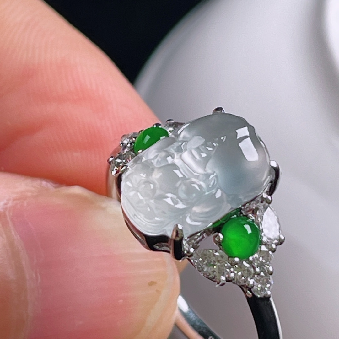 ️高冰貔貅，老种起光，细底通透，尺寸：裸石11.5/7.7/4mm0727