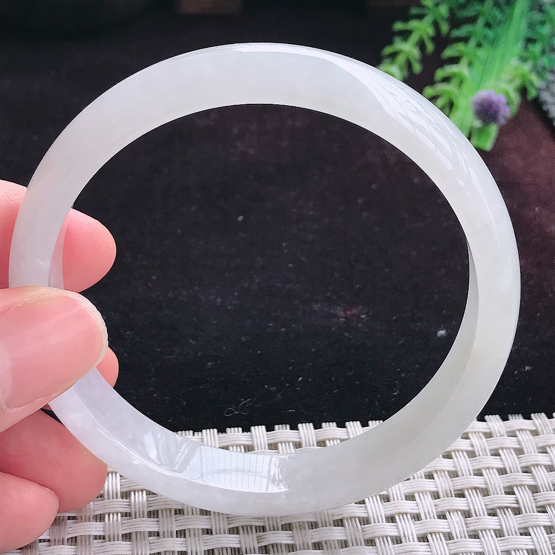 实拍A货翡翠61/12.2/6.8大圈口老坑冰透白月光手镯宽边玉镯平安镯手环