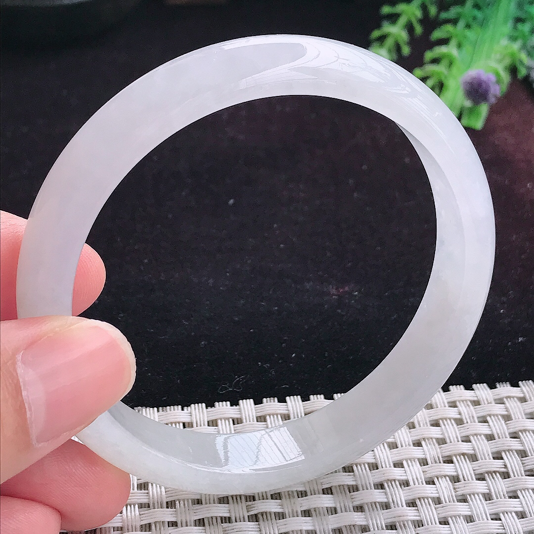 实拍A货翡翠59/11.8/3.8老坑冰润起胶白月光手镯宽边玉镯平安镯手环