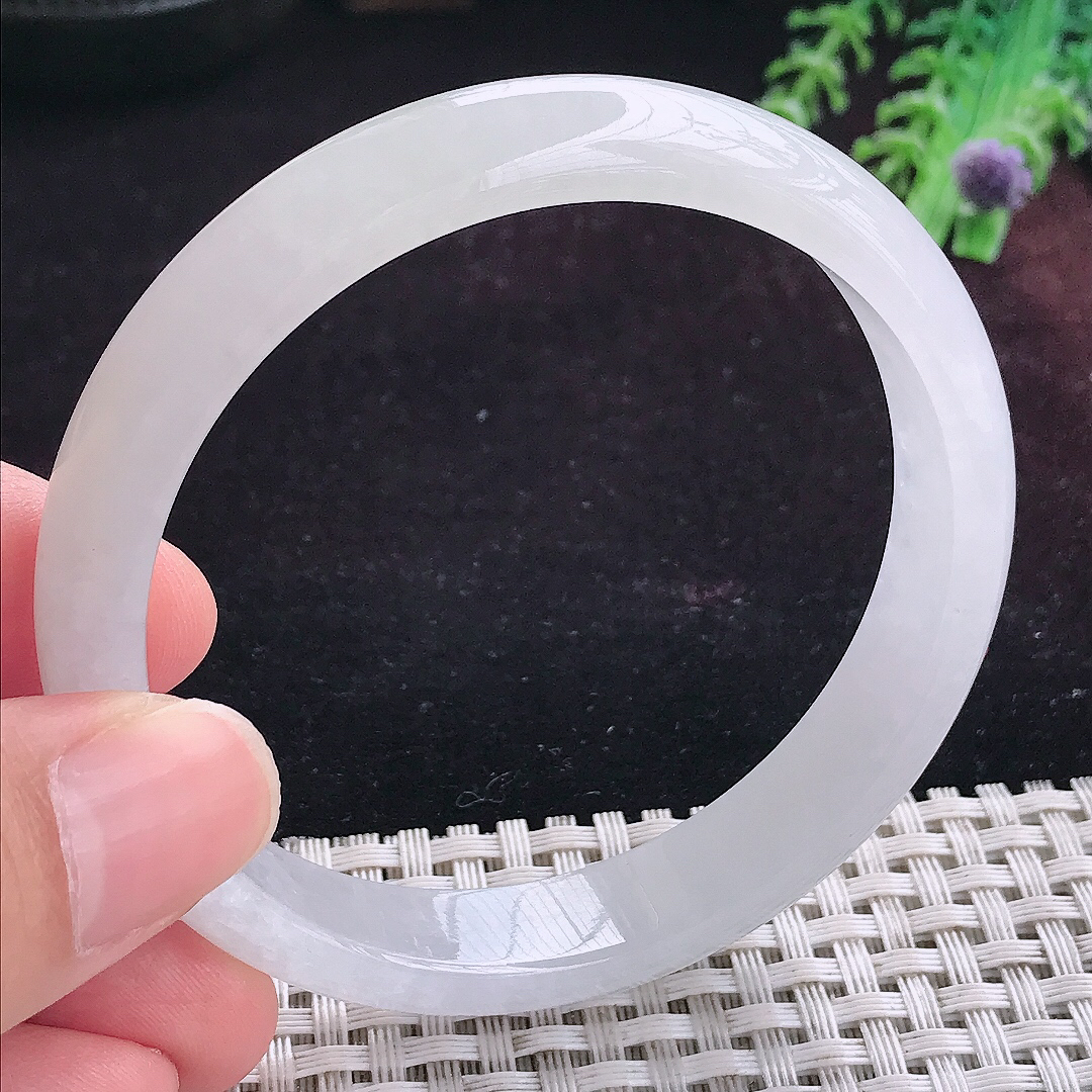 实拍A货翡翠59/11.8/3.8老坑冰润起胶白月光手镯宽边玉镯平安镯手环