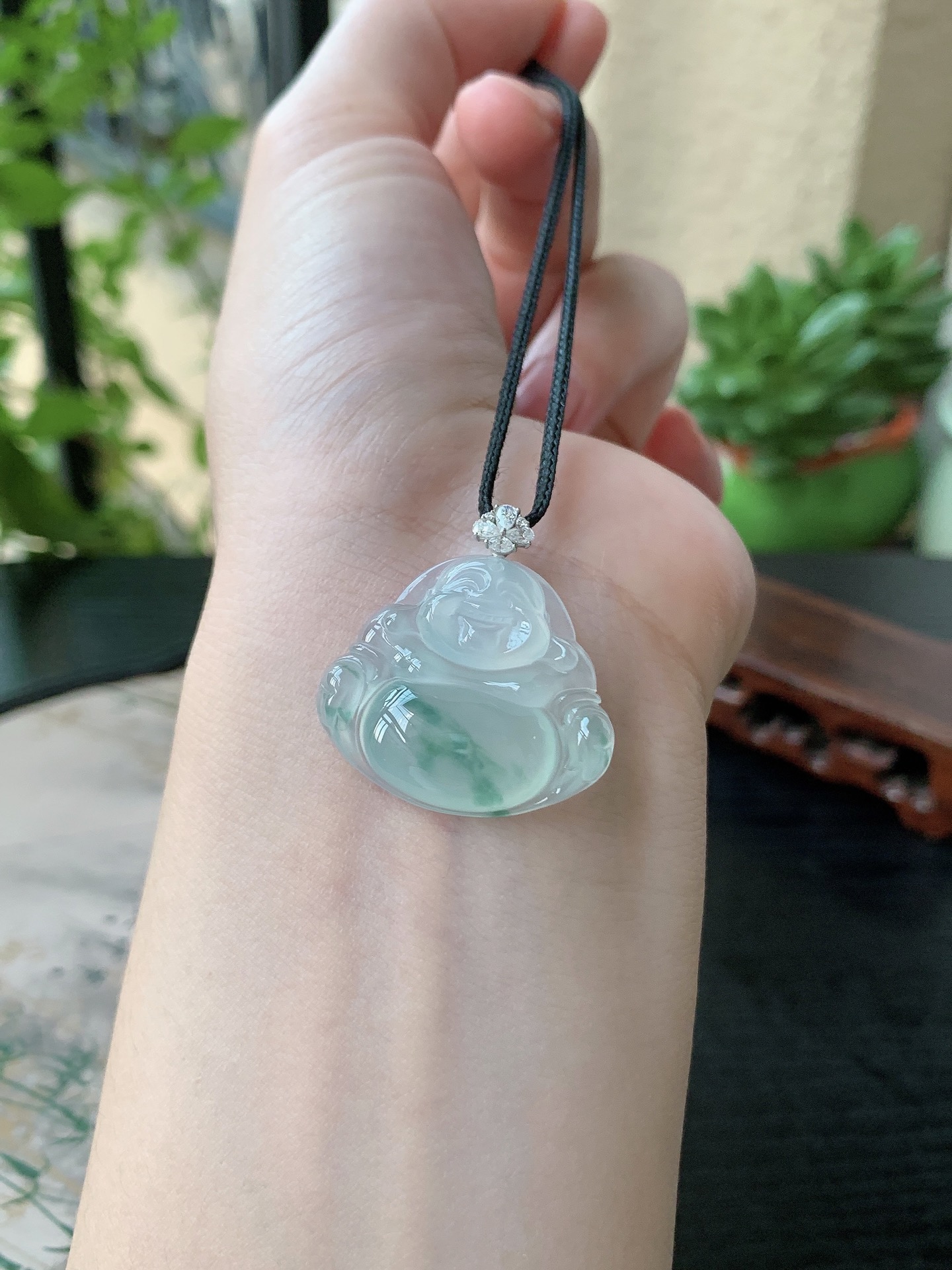 18k金镶嵌老坑冰种胶感飘蓝花佛公吊坠 裸石尺寸:24-27.6-5.8mm