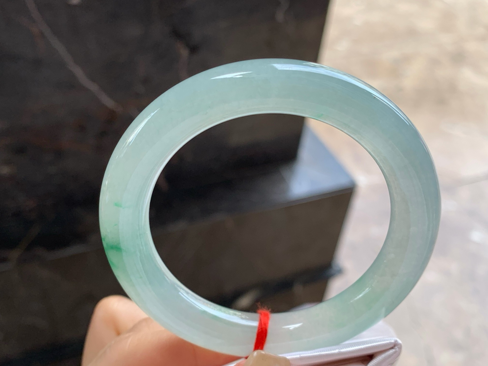 55.5-11.1
飘绿花圆条手镯^_^种水好 绿花