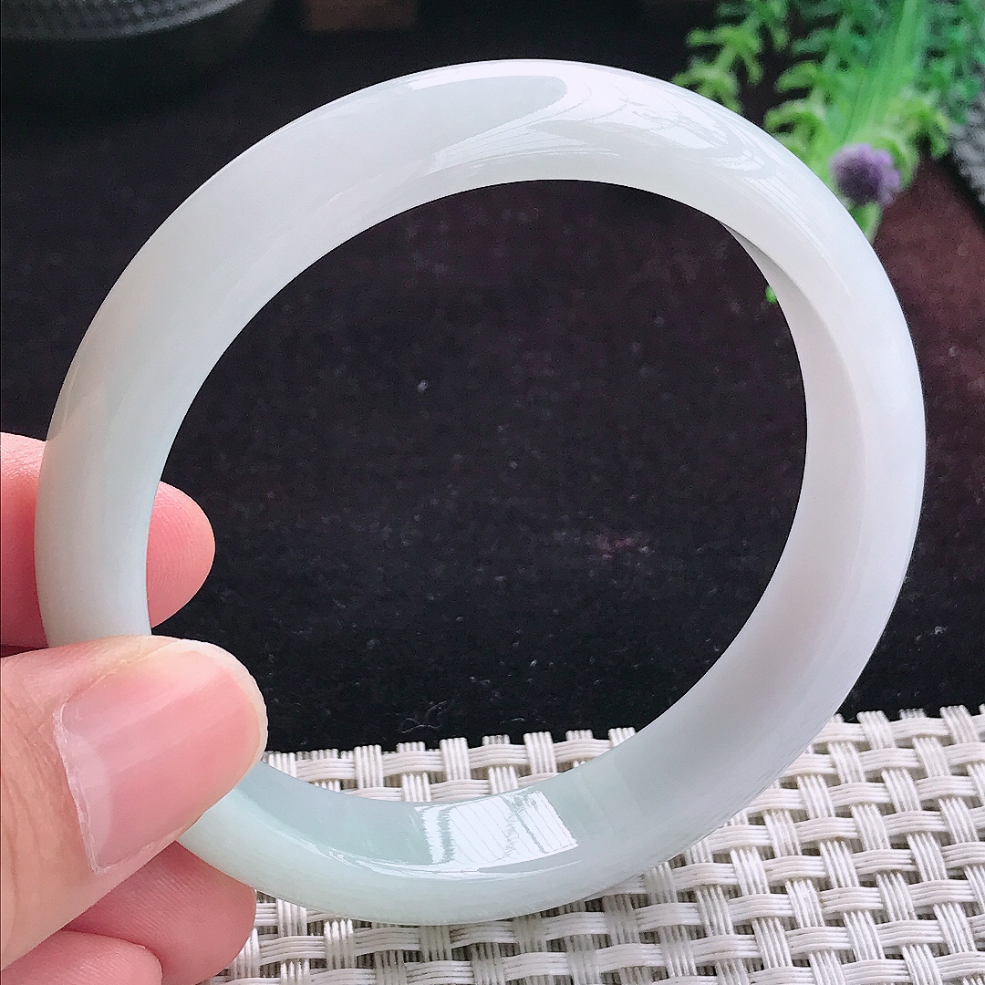 实拍A货翡翠60/12.8/7.8老坑秀气冰润晴底手镯宽边玉镯平安镯手环