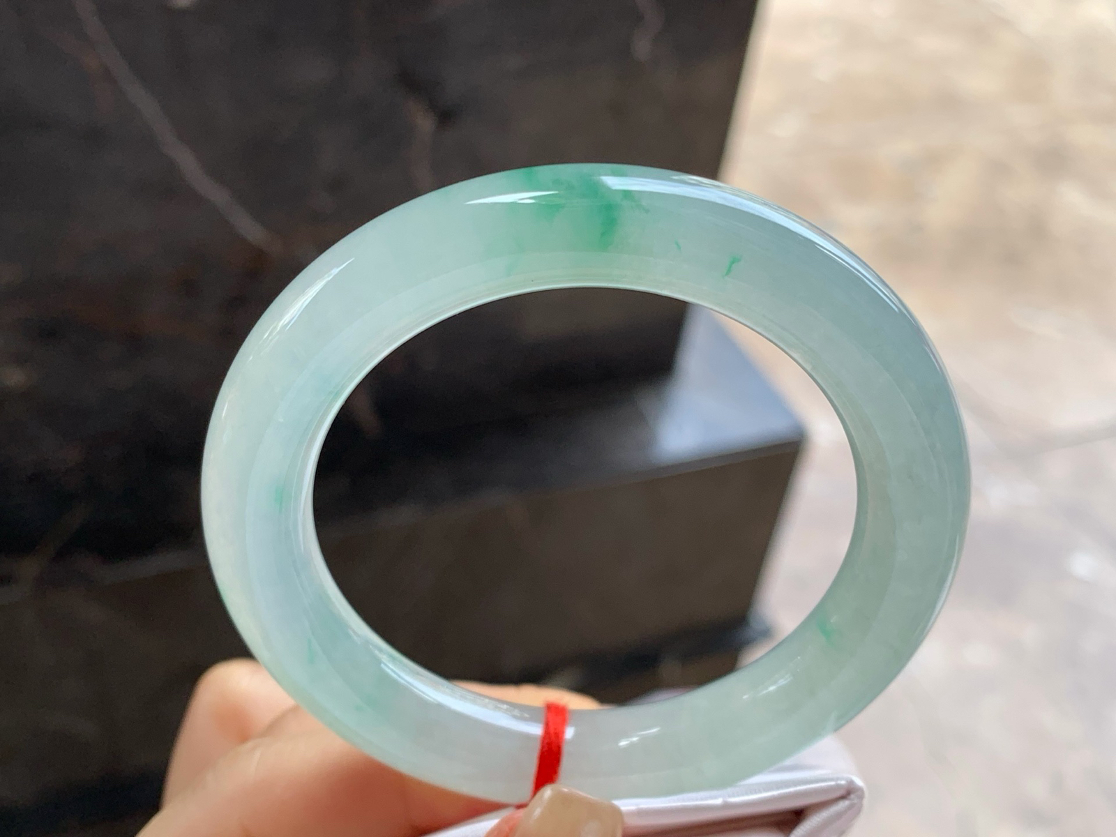 55.5-11.1
飘绿花圆条手镯^_^种水好 绿花