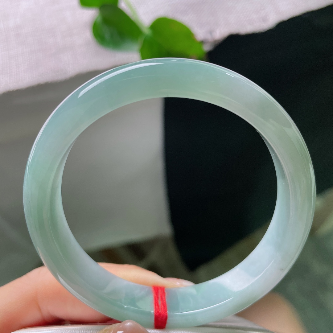 57.8/12/7.5，蓝底正圈，种老，上手温润素雅，彰显独特品味与气质，一点皮纹，56104a