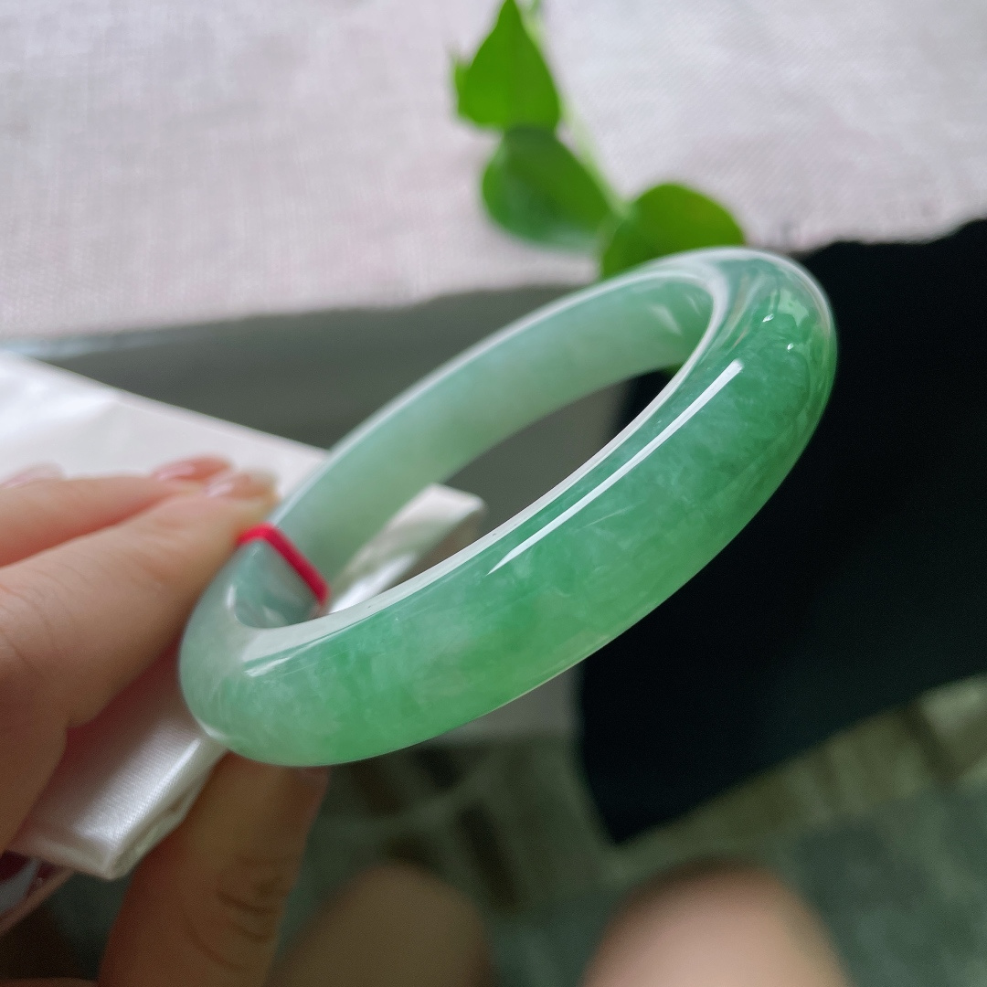 59/11.8/9.2，绿底正圈，青青子衿悠悠我心，充满生机和希望，种老，水头好，晶体纹，53424a
