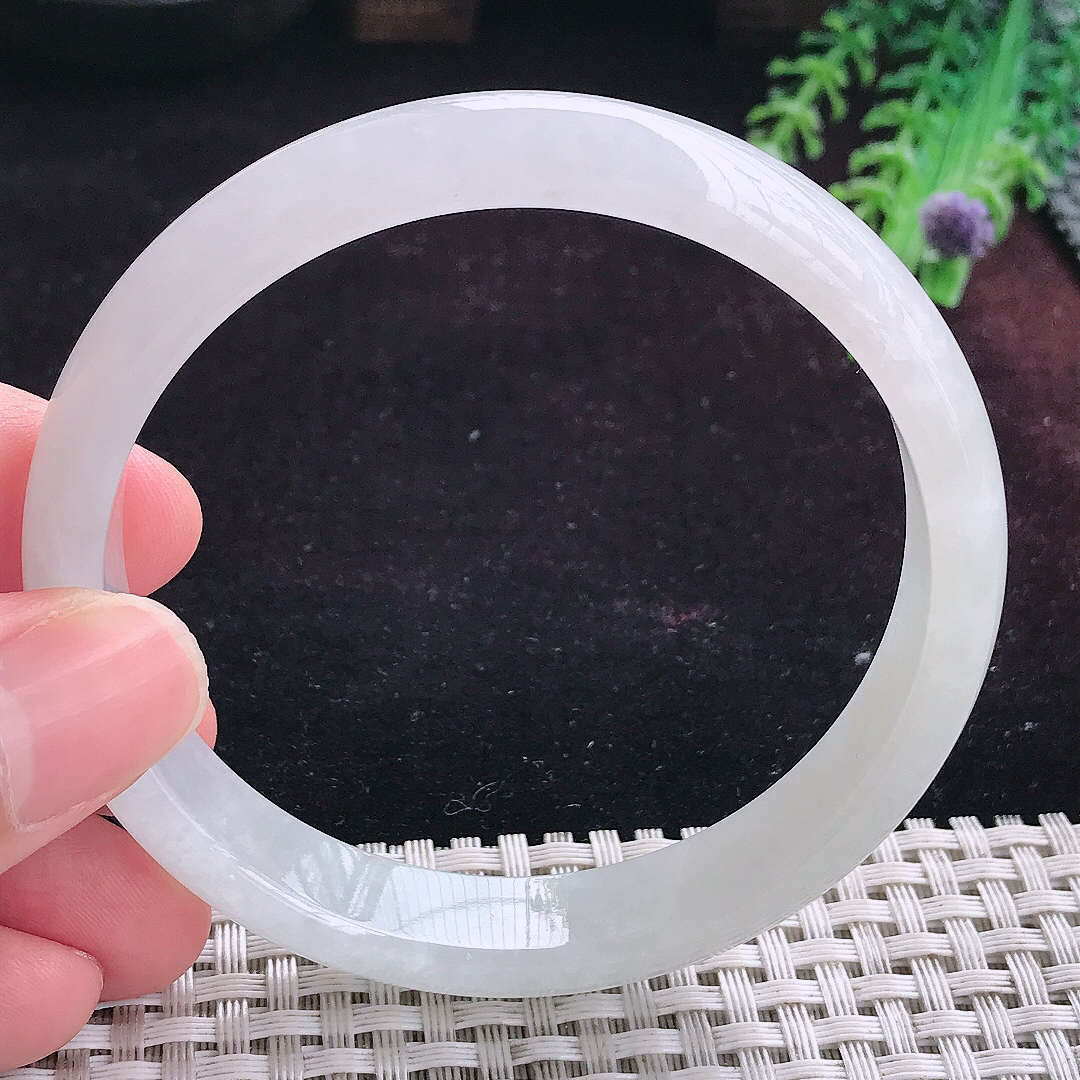 实拍A货翡翠61/12.2/6.8大圈口老坑冰透白月光手镯宽边玉镯平安镯手环